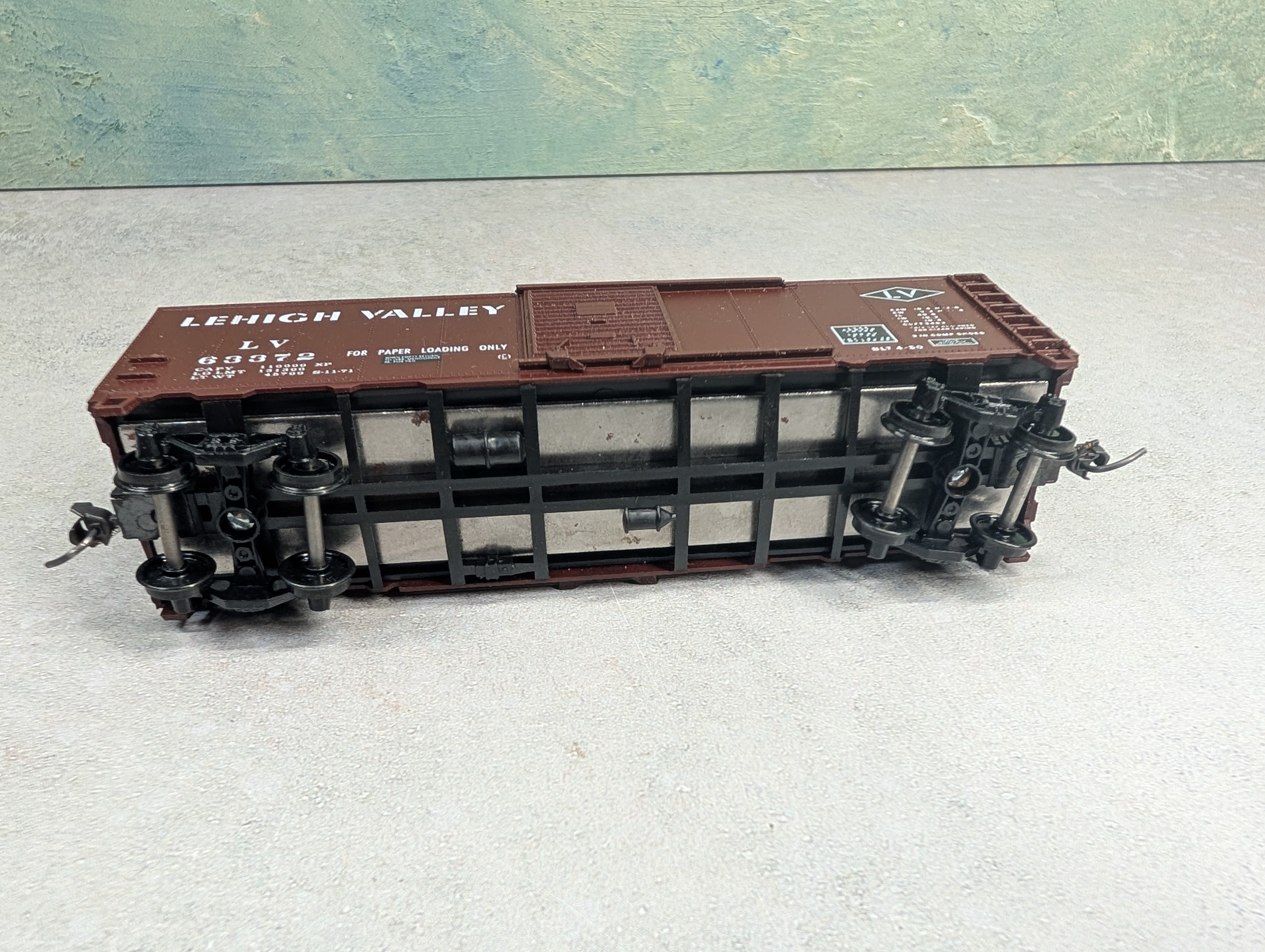 USED Athearn HO Scale 40' Box Car Lehigh Valley LV #63372 Bee-Bee