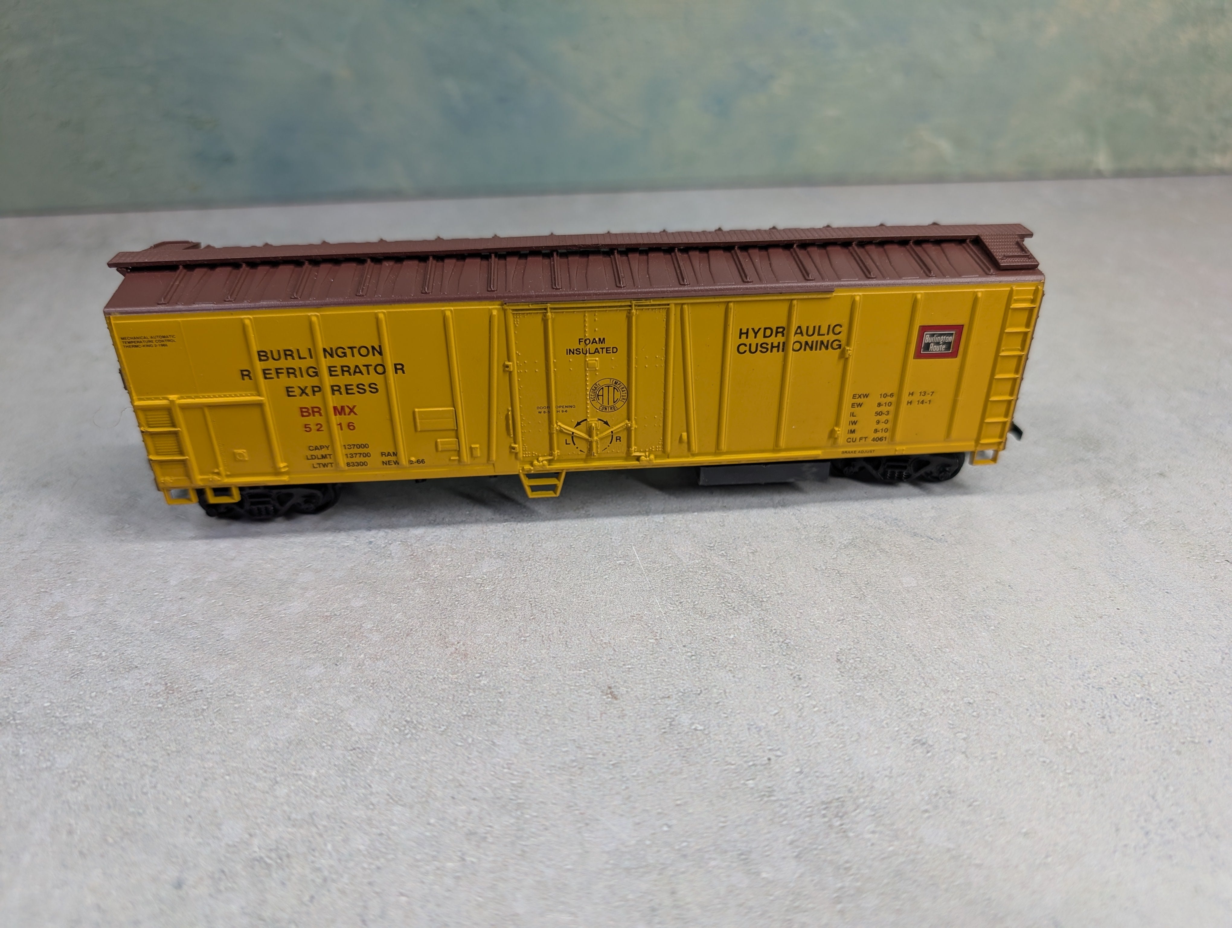 USED Athearn HO Scale 50' Box Car Burlington BRMX #5216