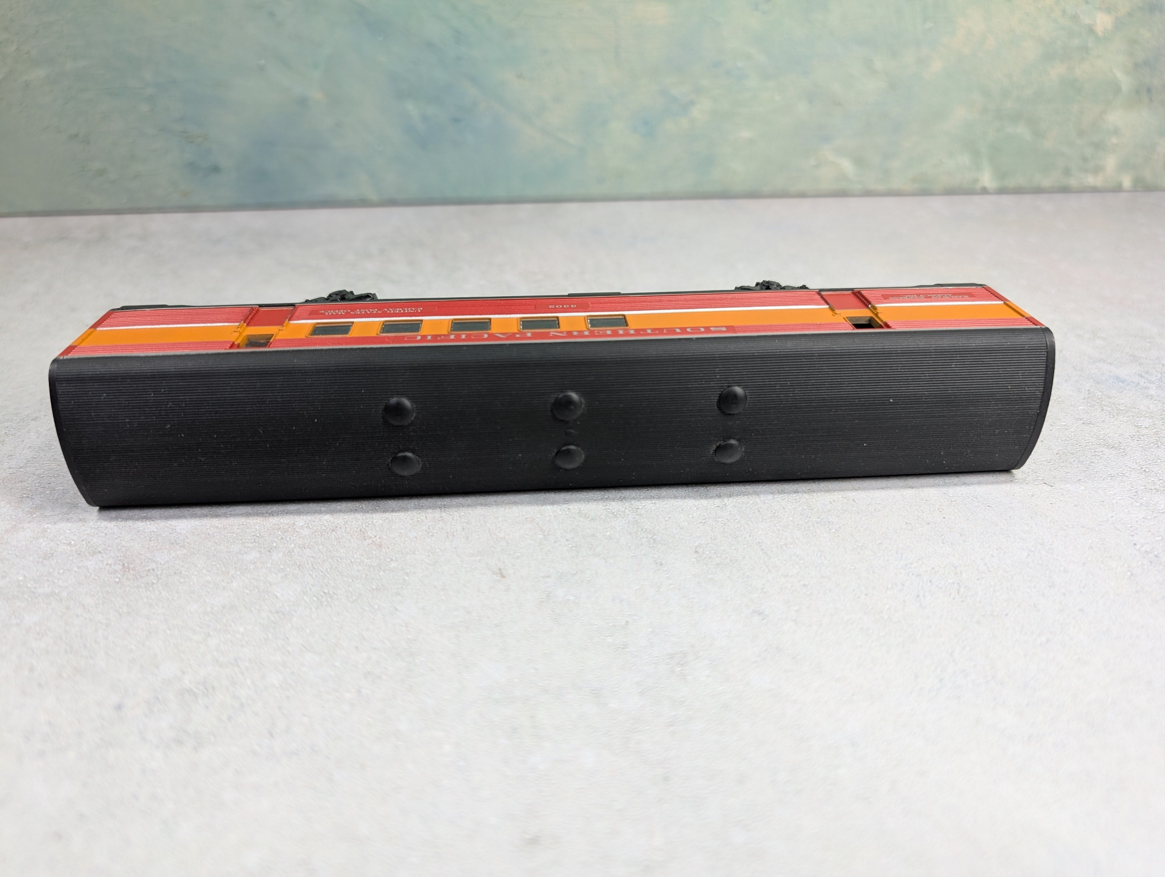 USED Athearn HO Scale RPO Passenger Car Southern Pacific REA #3302 Daylight