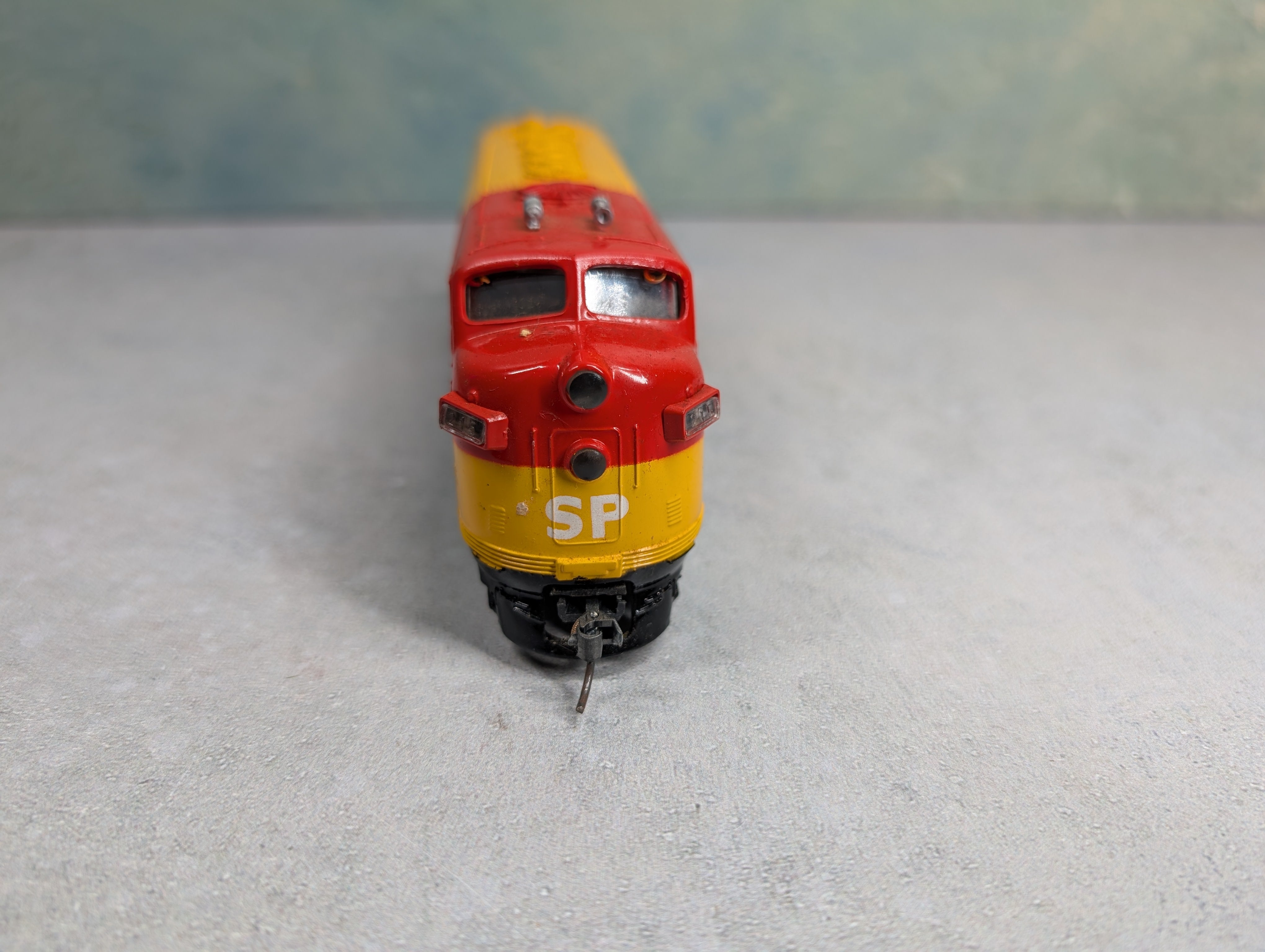 USED Bachmann HO Scale F9A Diesel Locomotive Southern Pacific #602 Runs DC