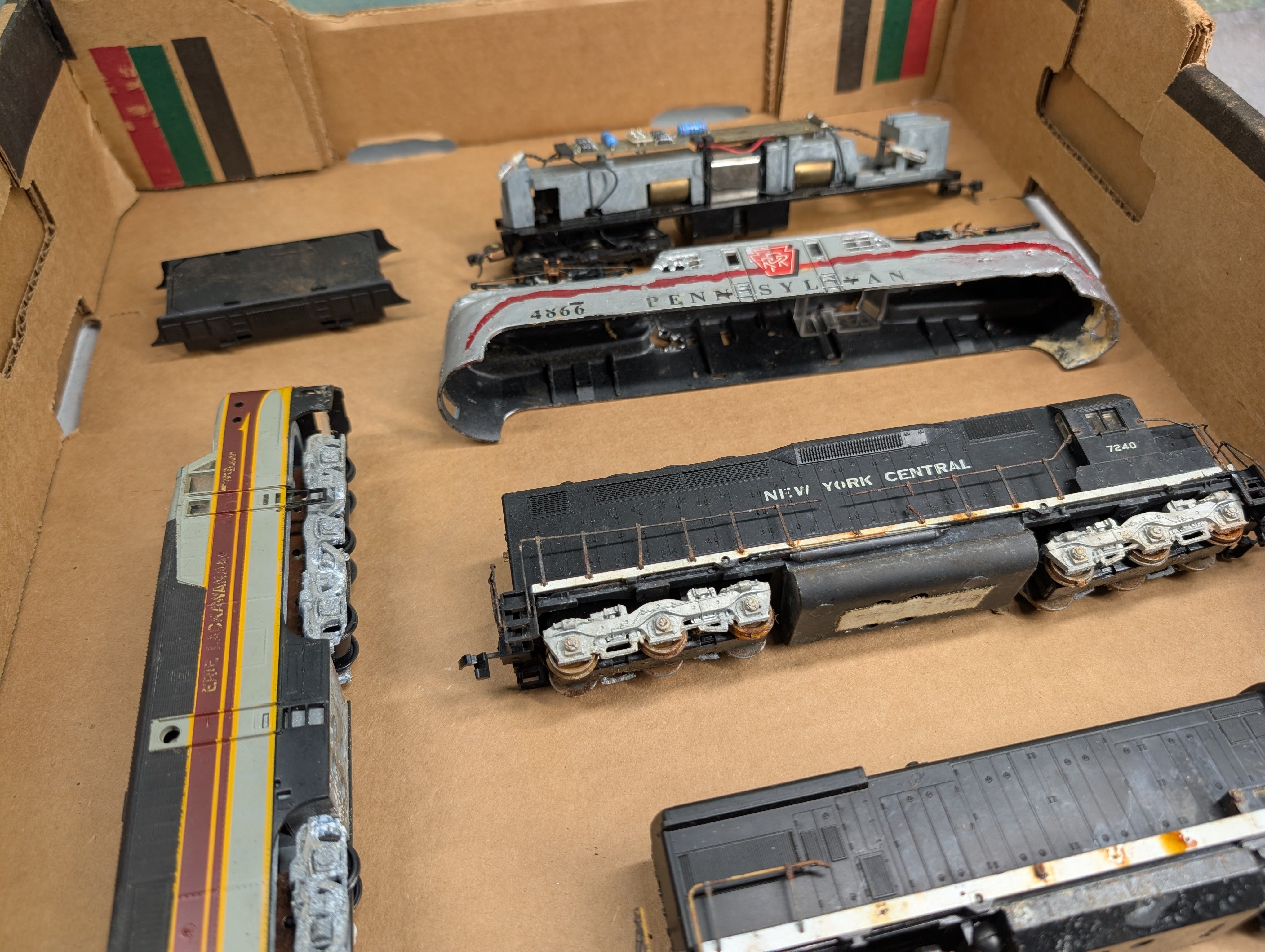 USED HO Scale Lot of Untested Rough Diesel Locomotives & Parts, GG1, EL, GN + more Parts/Repairs