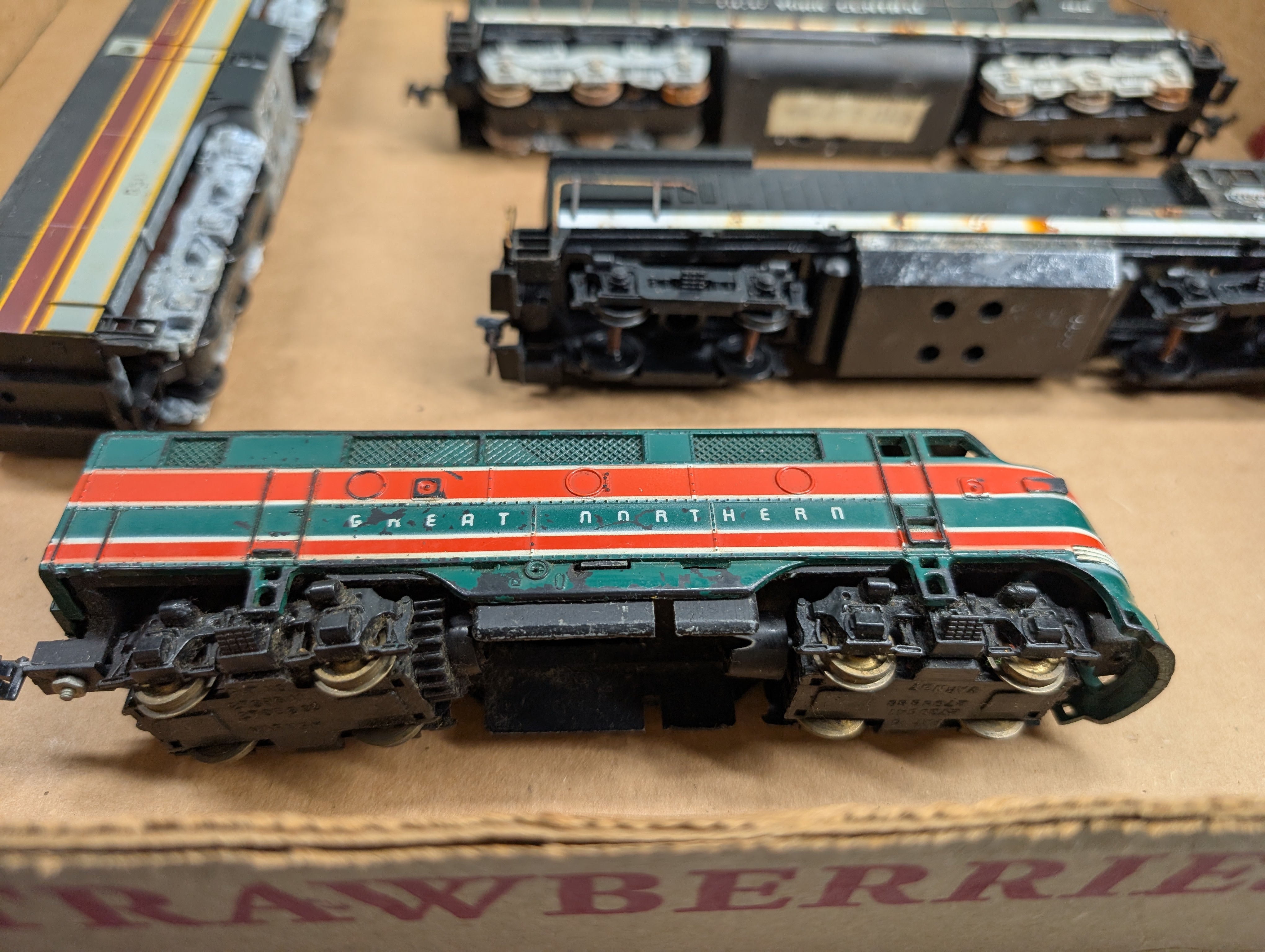 USED HO Scale Lot of Untested Rough Diesel Locomotives & Parts, GG1, EL, GN + more Parts/Repairs