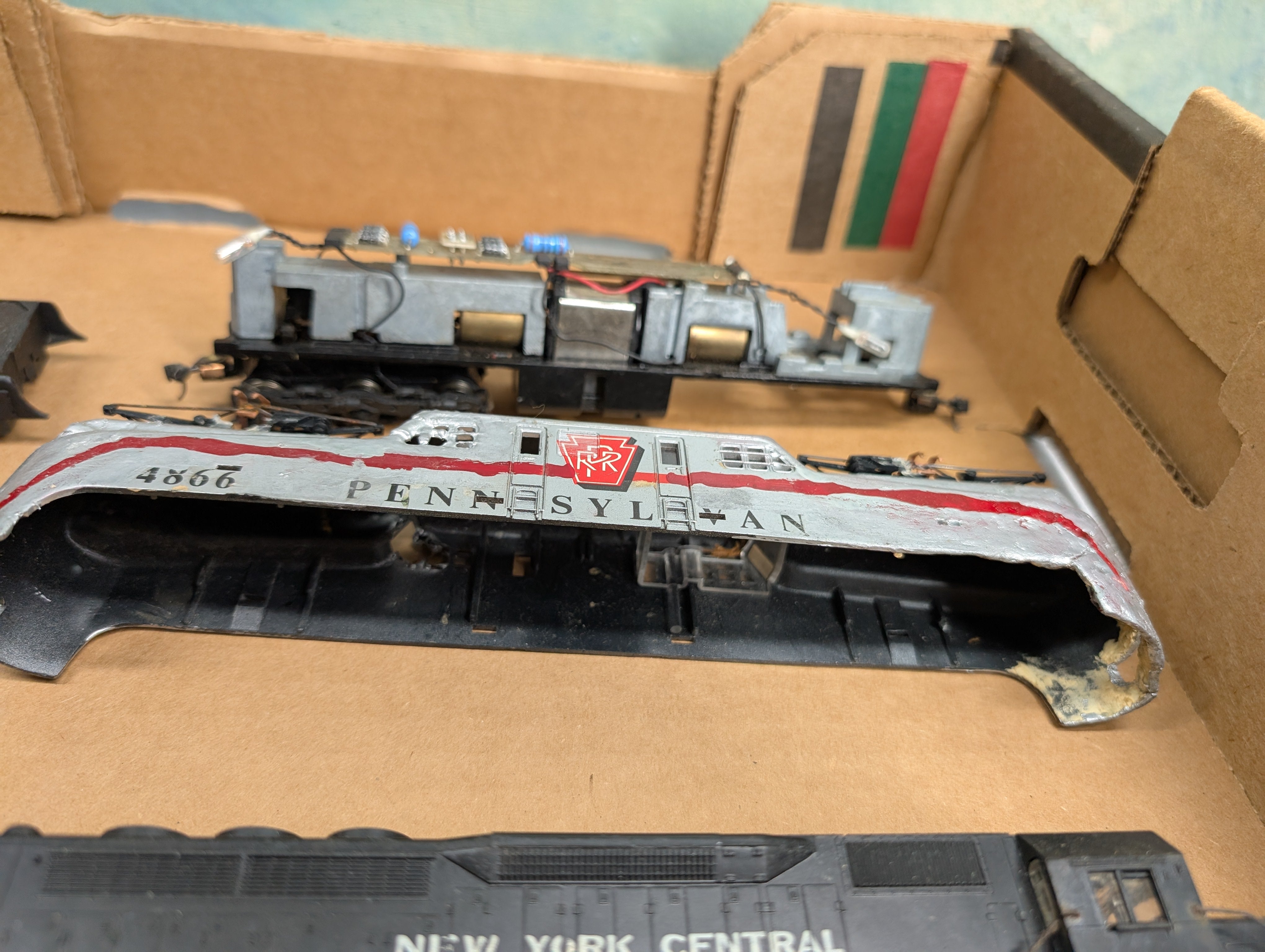 USED HO Scale Lot of Untested Rough Diesel Locomotives & Parts, GG1, EL, GN + more Parts/Repairs