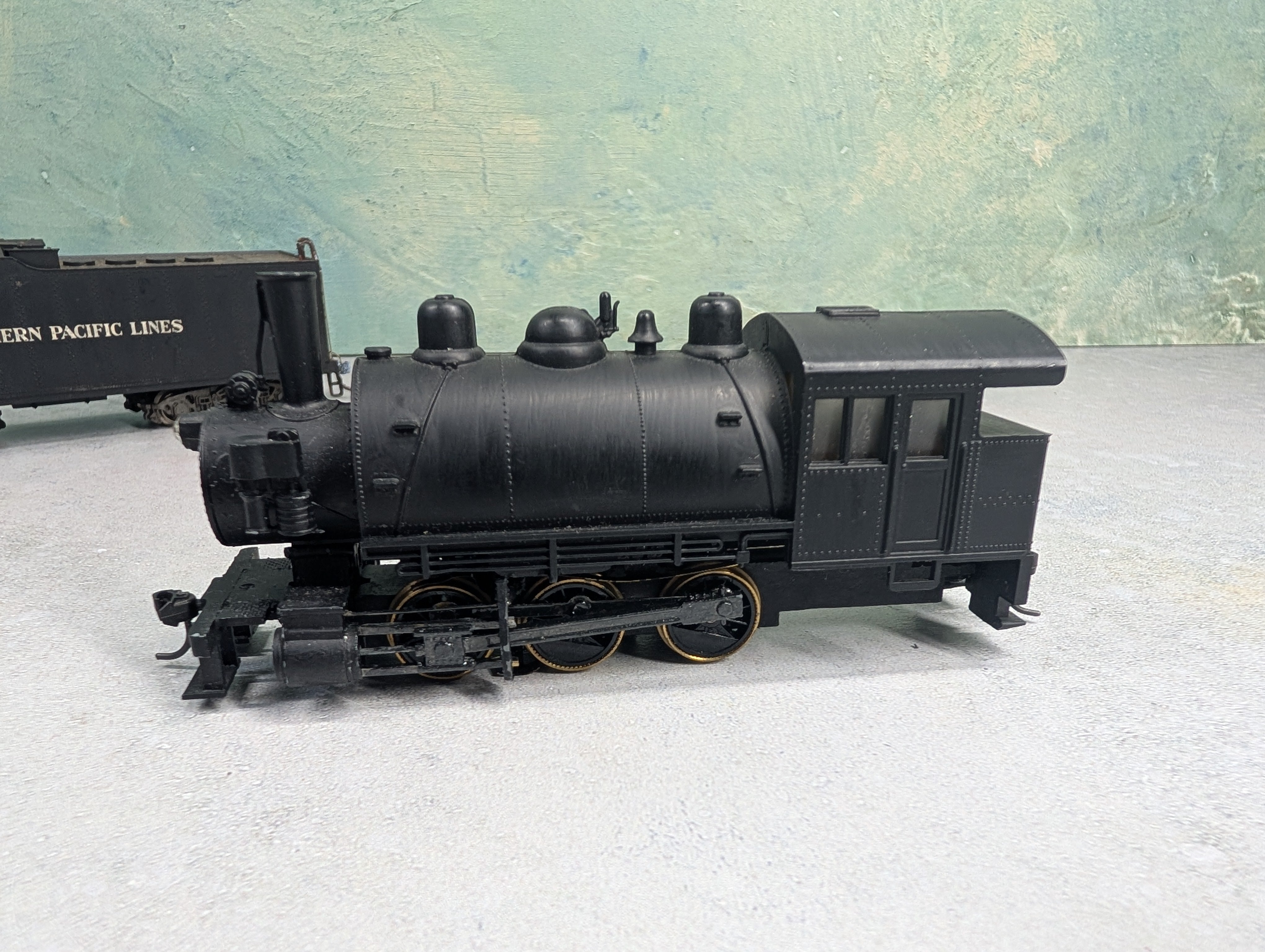 USED HO Scale Lot of Steam Locomotive Parts & More - For Repair Only