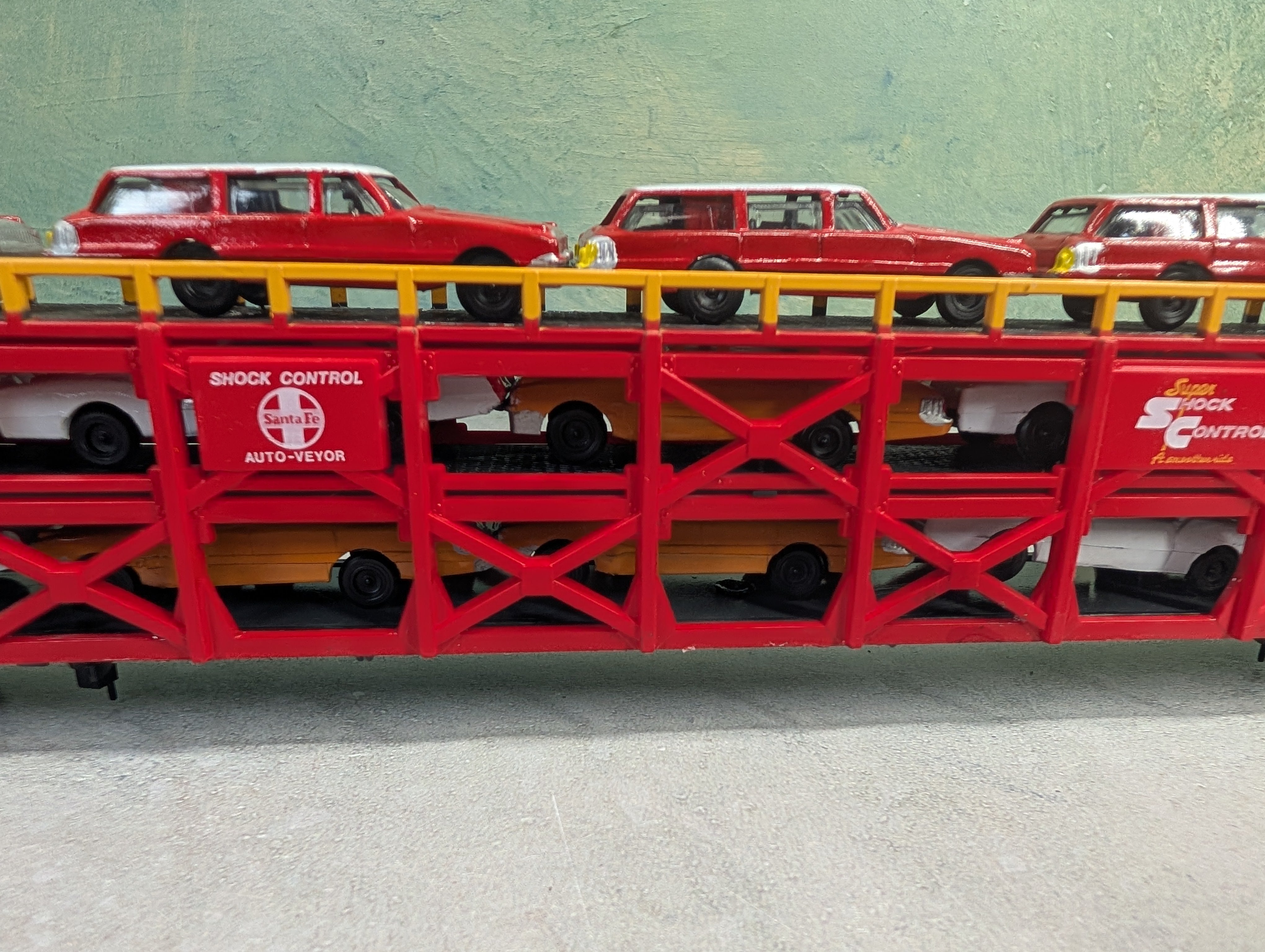 USED Bachmann HO Scale Tri-Level Auto Carrier w/ Cars Santa Fe ATSF #88969