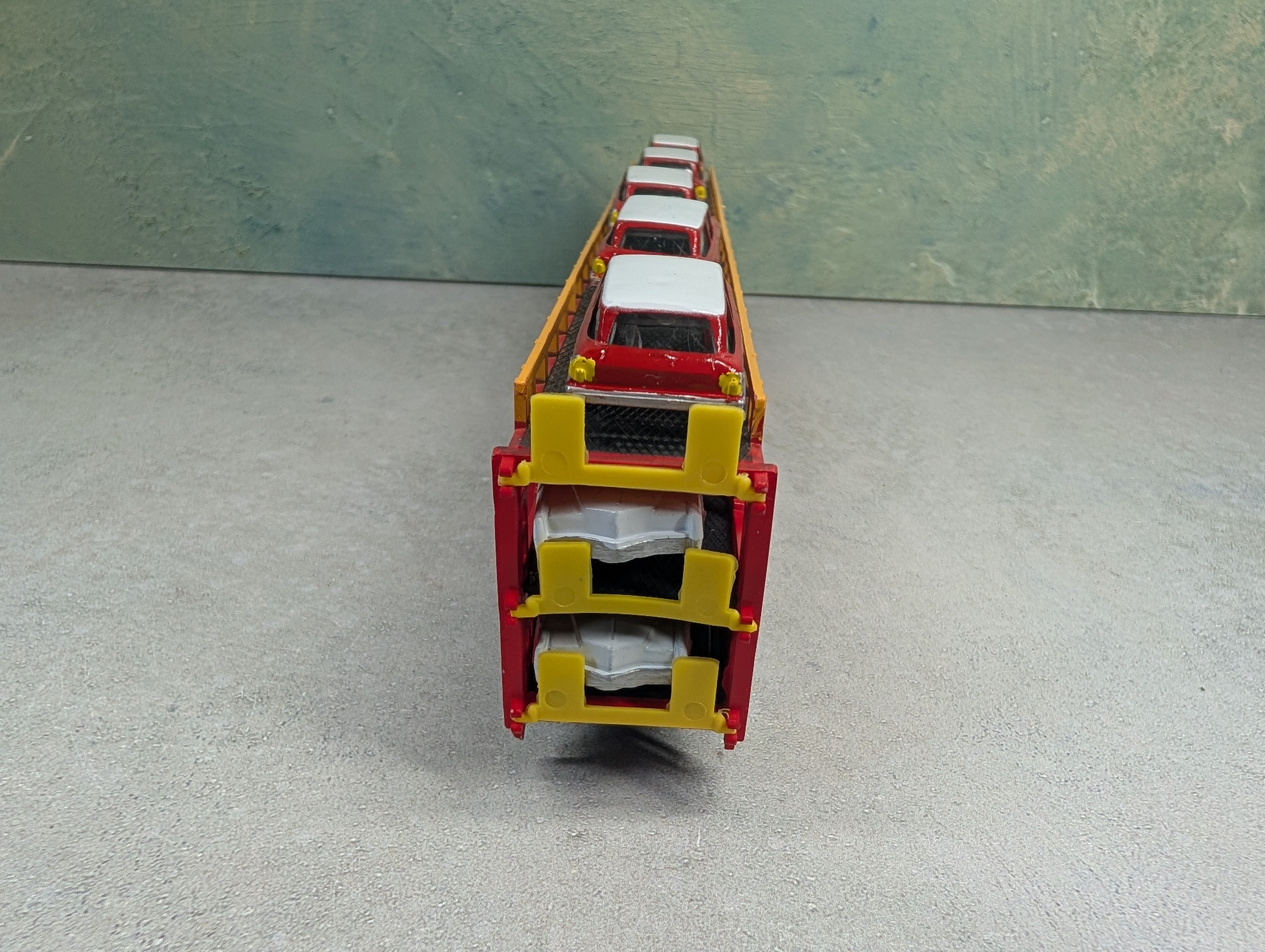 USED Bachmann HO Scale Tri-Level Auto Carrier w/ Cars Santa Fe ATSF #88969