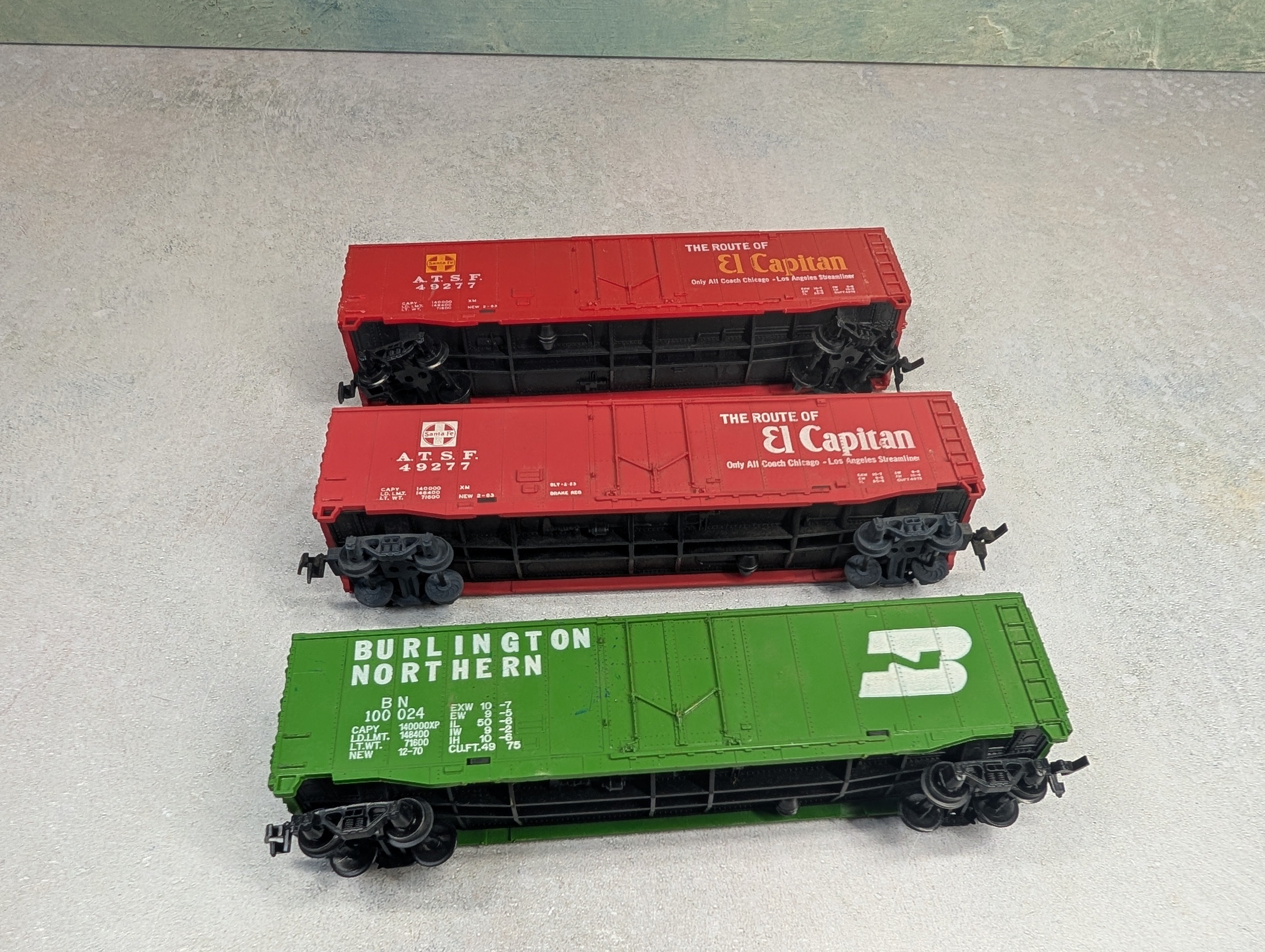USED Tyco HO Scale Lot of 50' Boxcars Santa Fe, Burlington Northern (3 pcs)