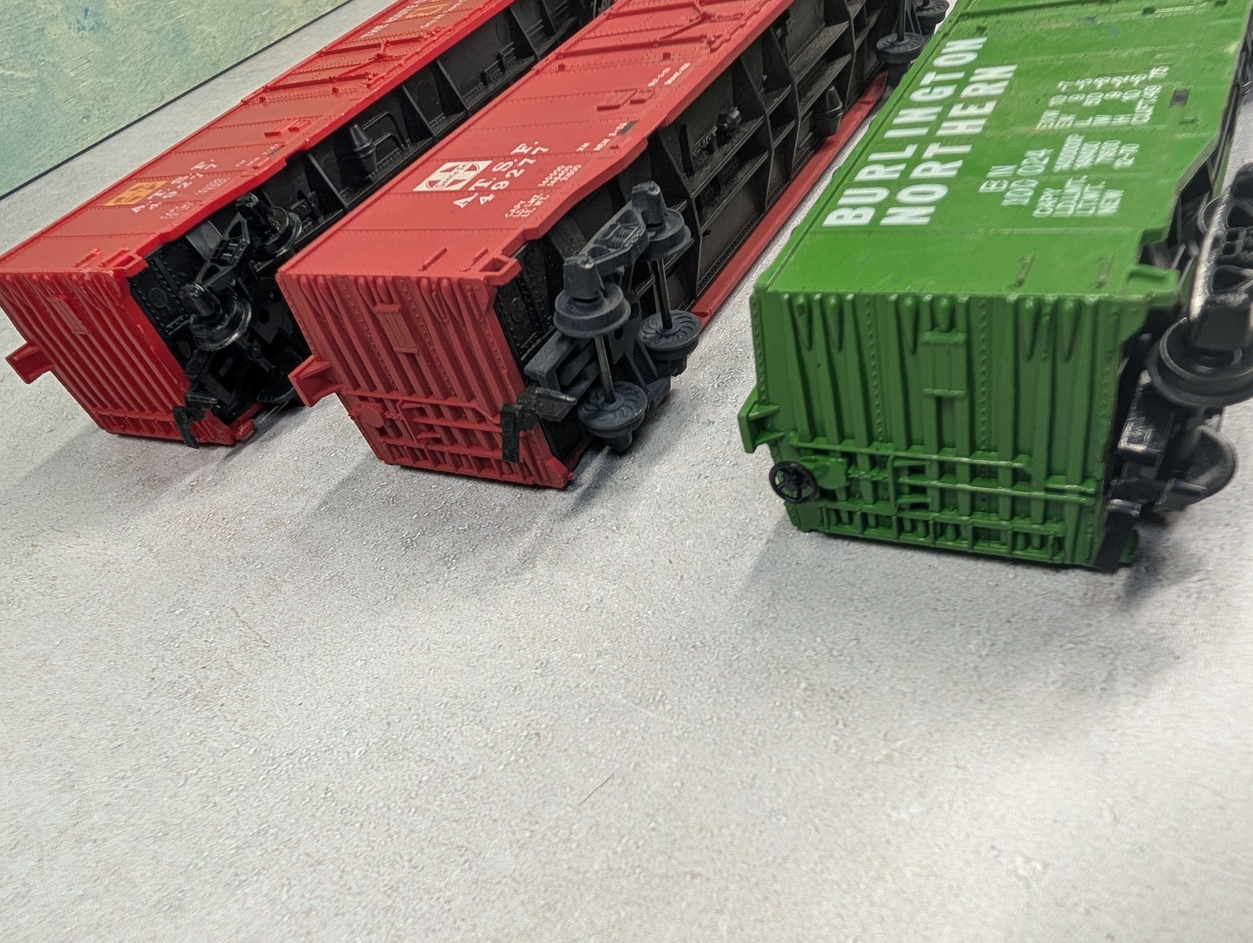 USED Tyco HO Scale Lot of 50' Boxcars Santa Fe, Burlington Northern (3 pcs)