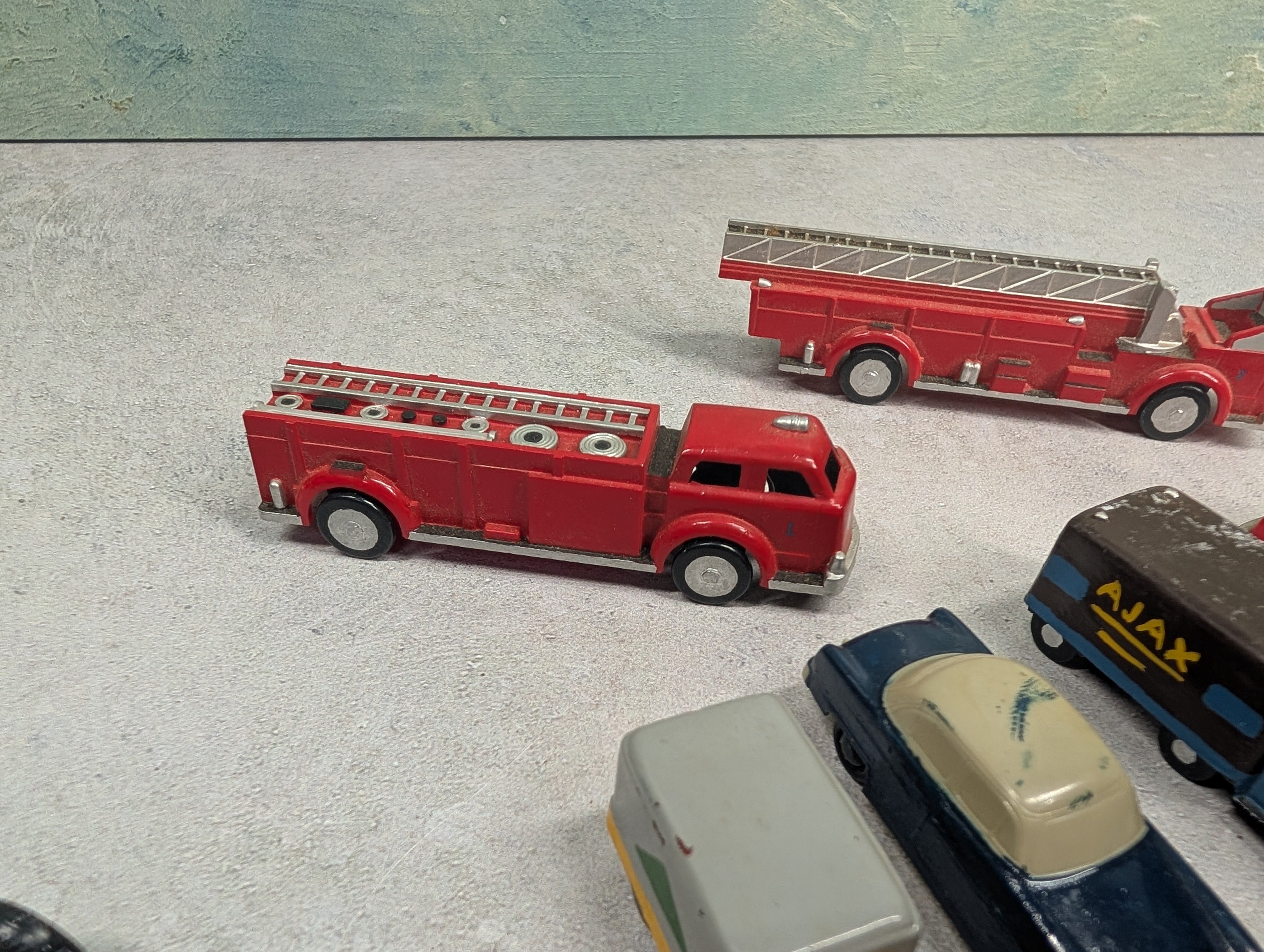 USED Marx HO Scale Varney Lot of Vehicles Fire Truck, Meat Truck (9 pcs)