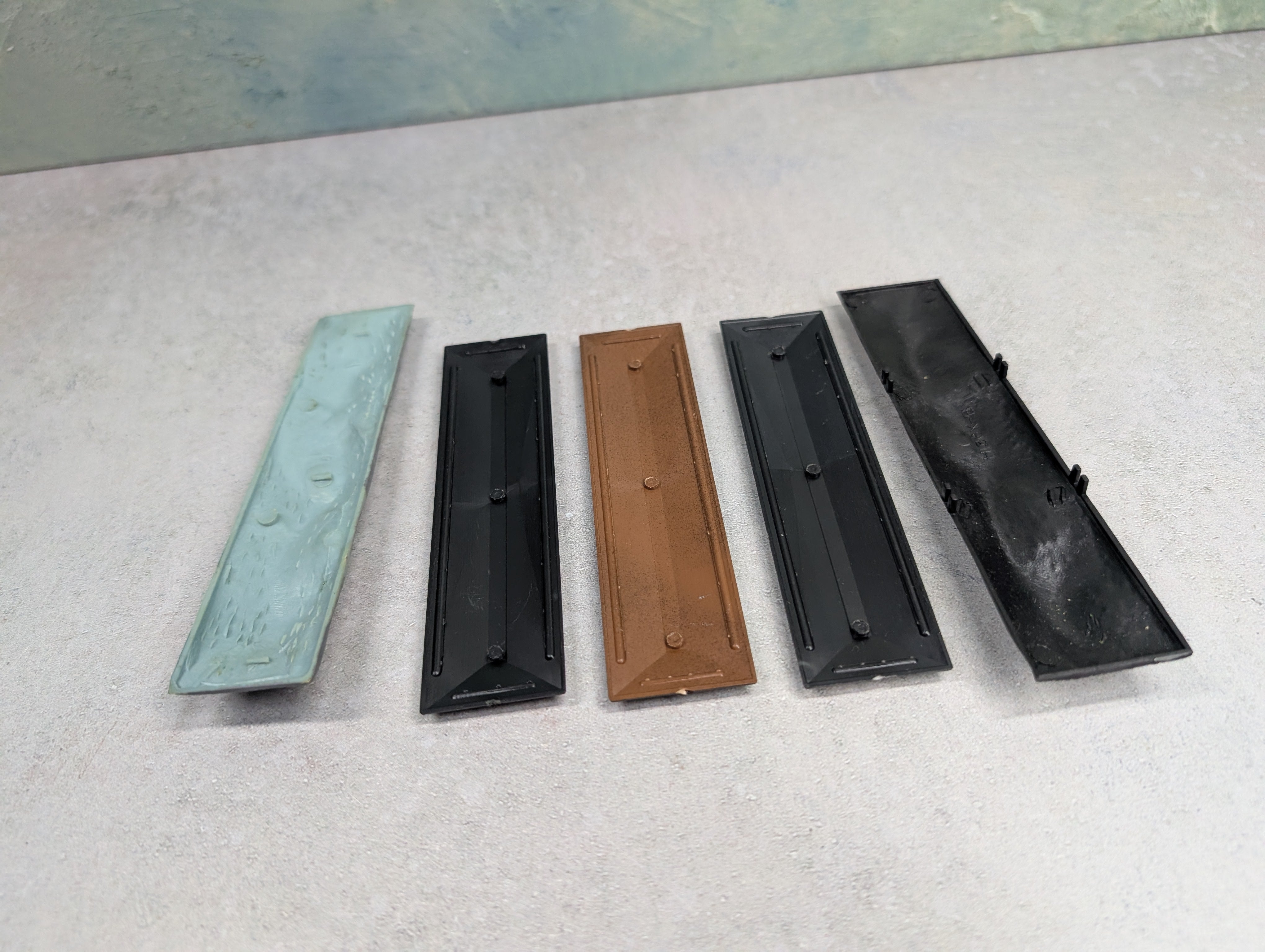 USED HO Scale Lot of Plastic Coal Loads & Ballast Load (5 pcs)