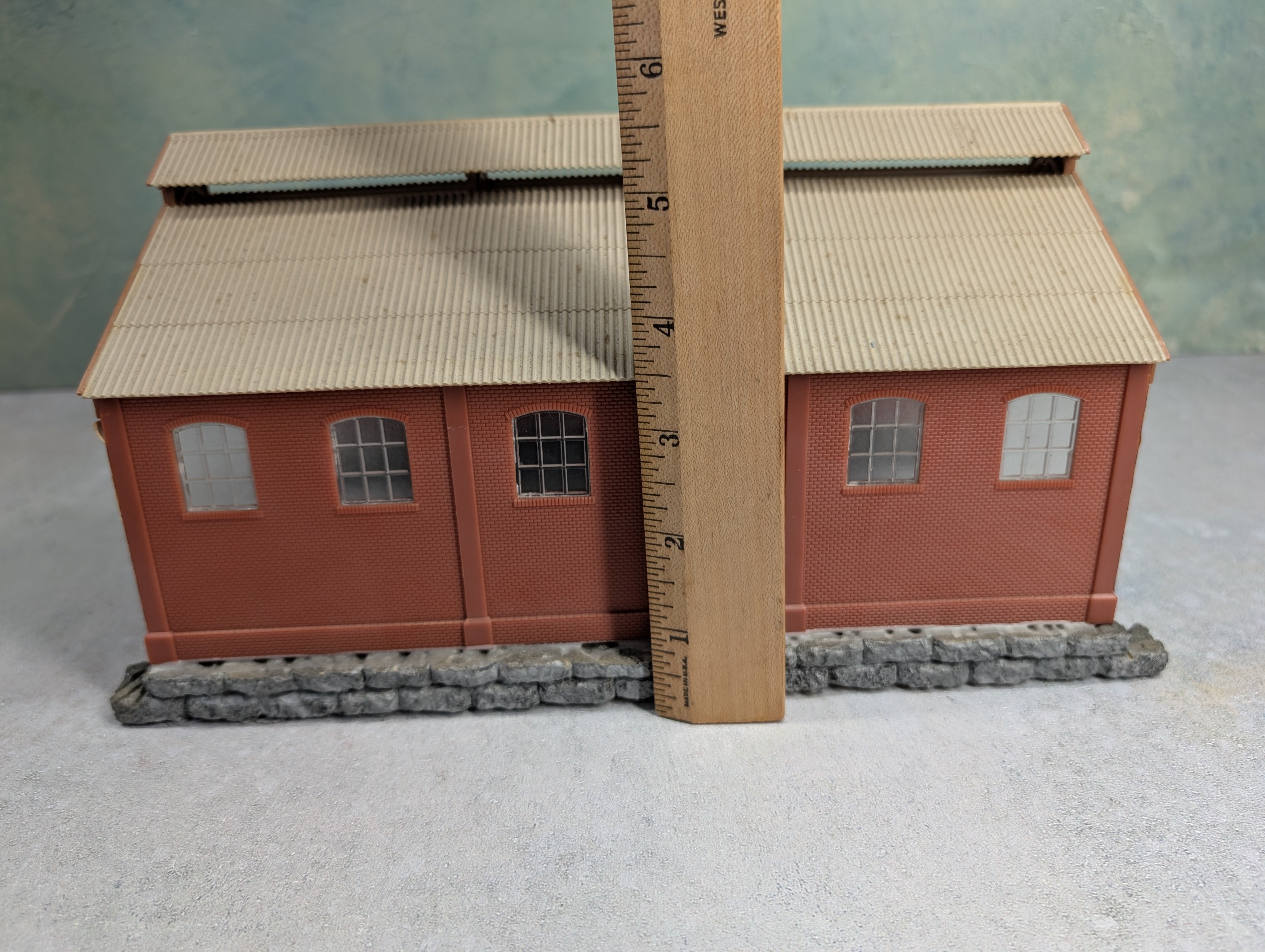 USED HO Scale Workshop / Repair Shop Building