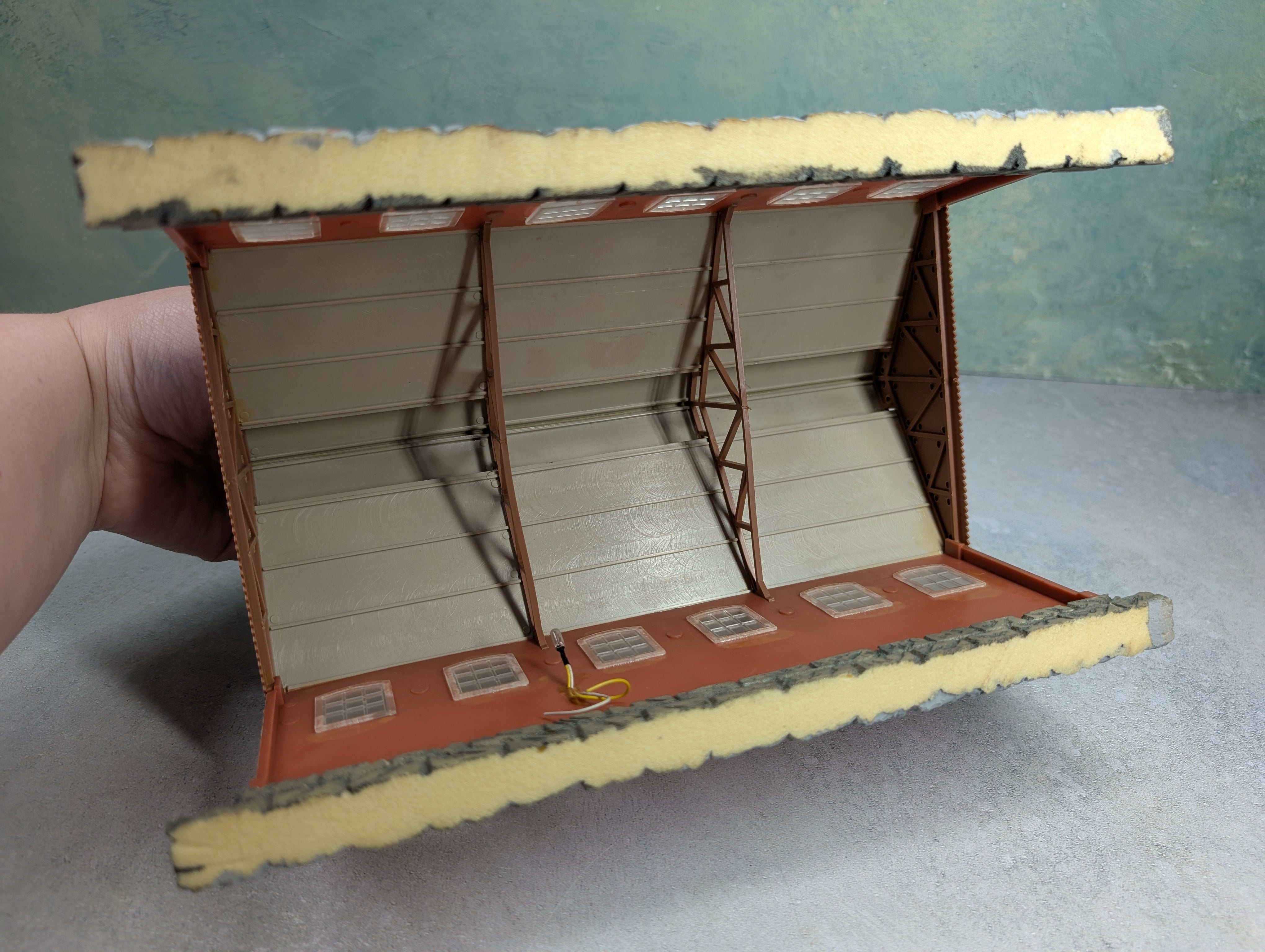 USED HO Scale Workshop / Repair Shop Building