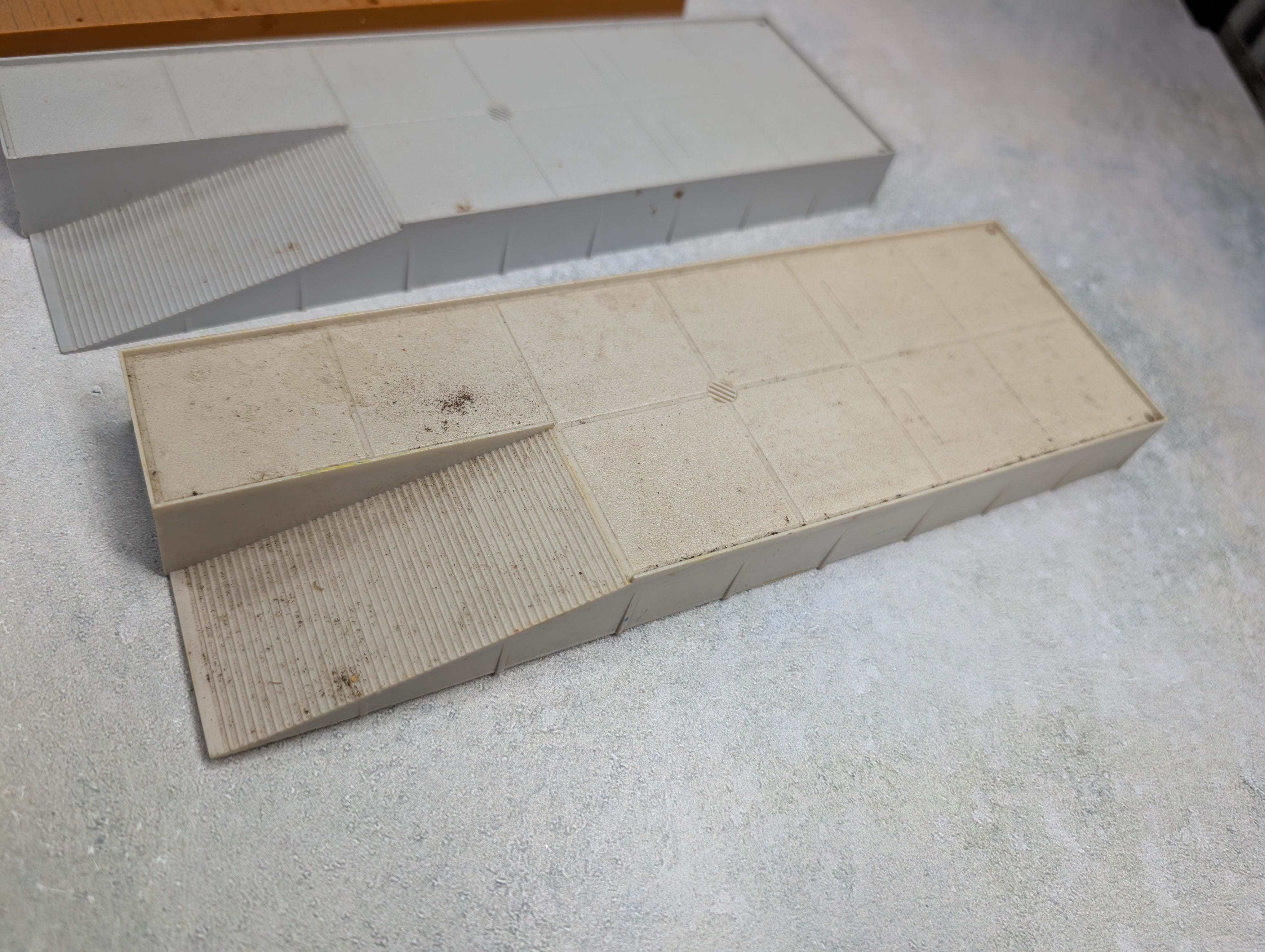 USED HO Scale Lot of Truck Terminal Ramps