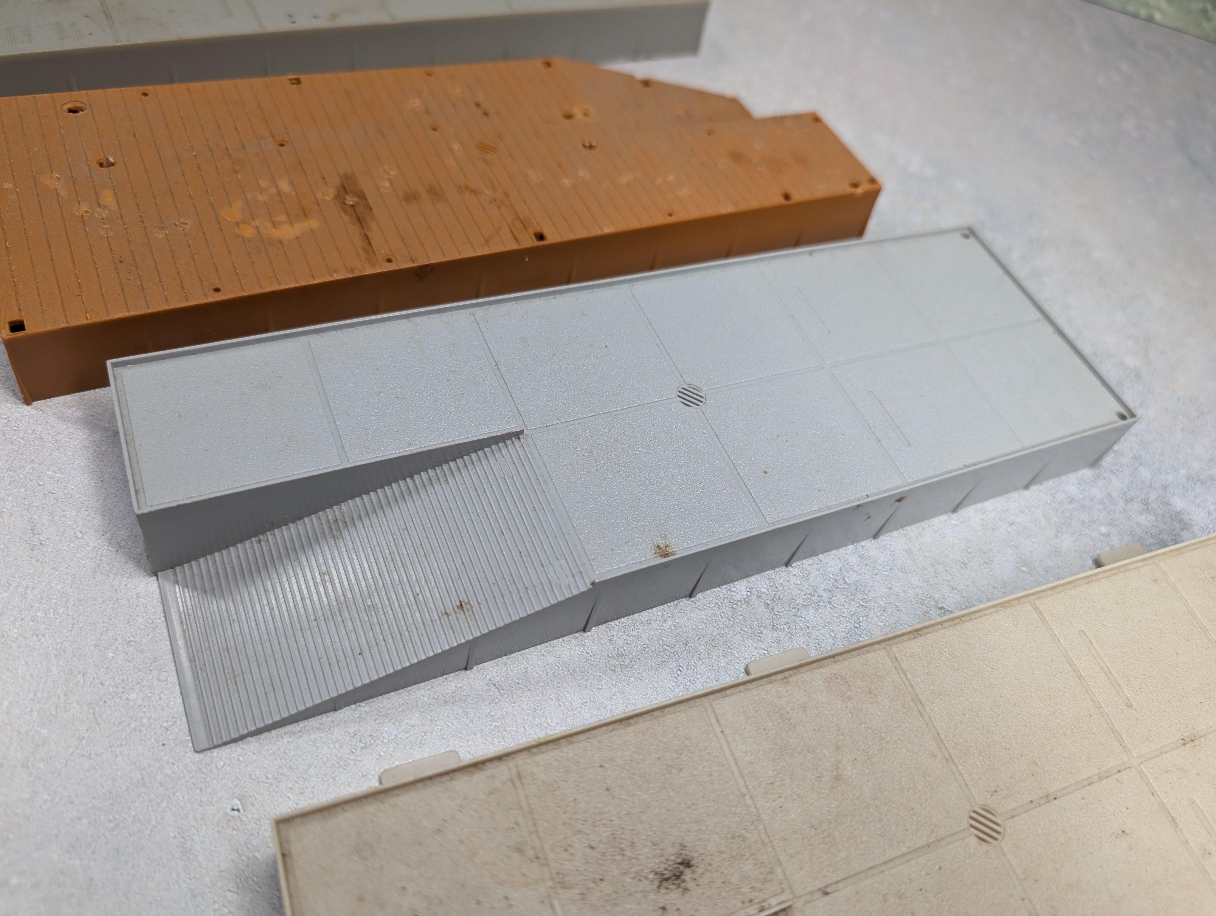USED HO Scale Lot of Truck Terminal Ramps