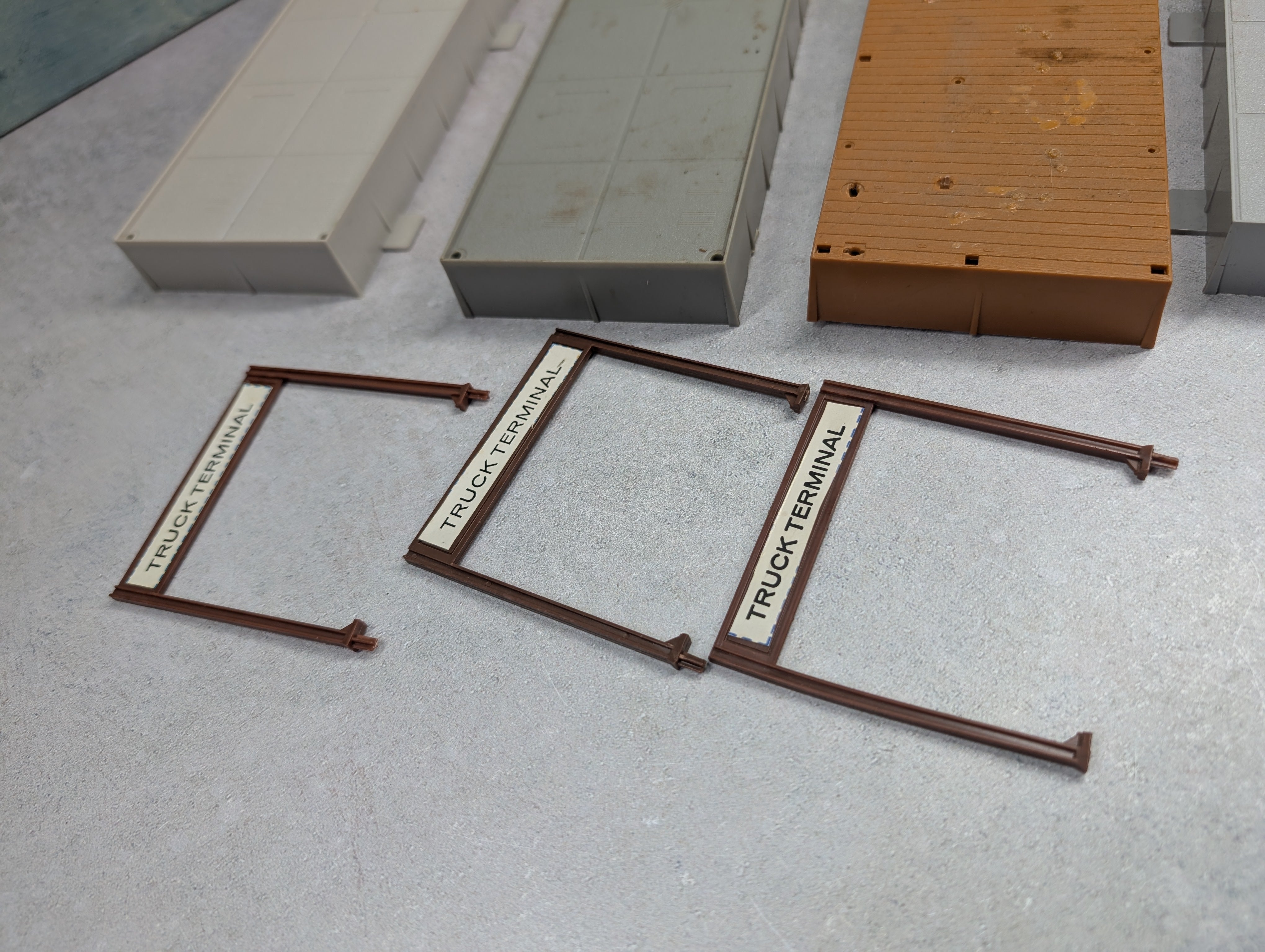USED HO Scale Lot of Truck Terminal Ramps