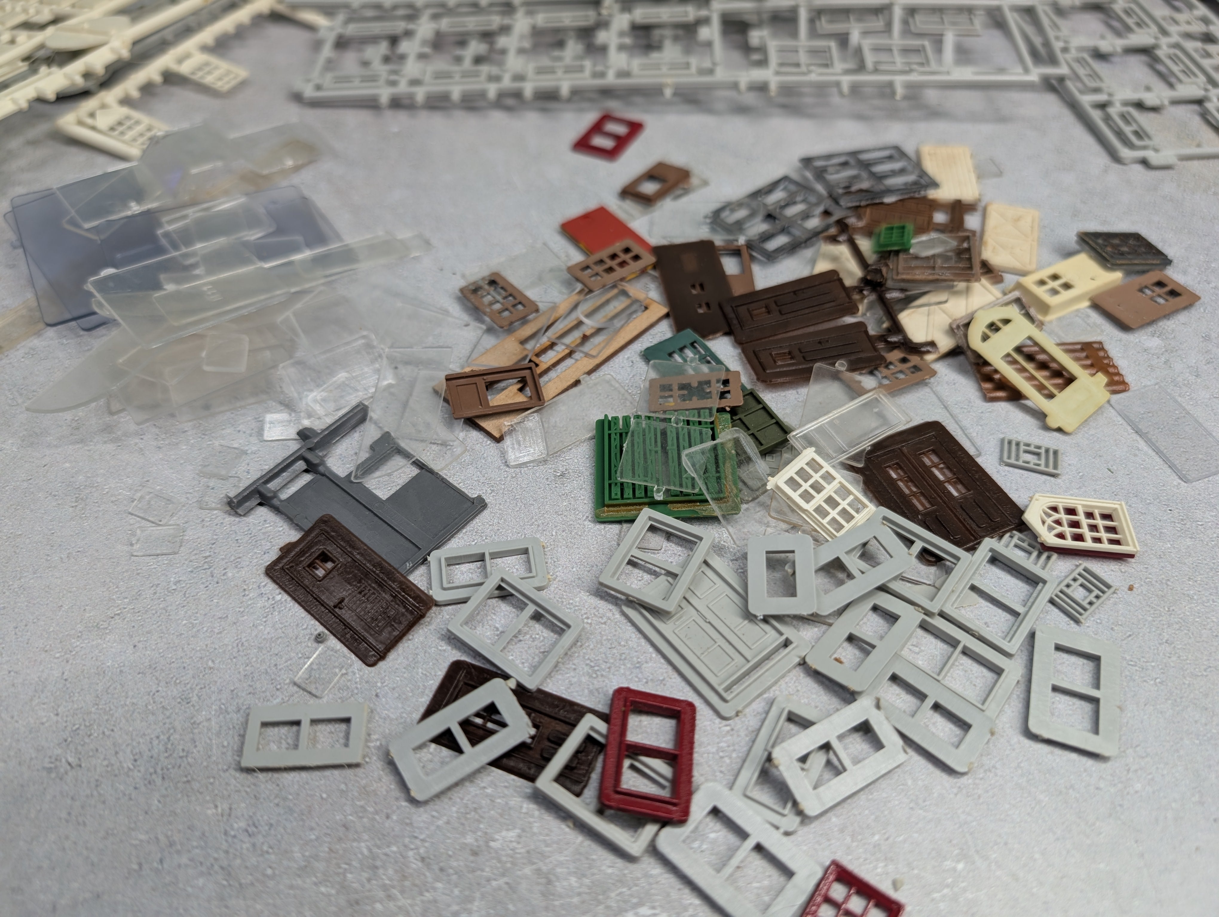 USED HO Scale Lot of Building Windows, Doors & Other Parts