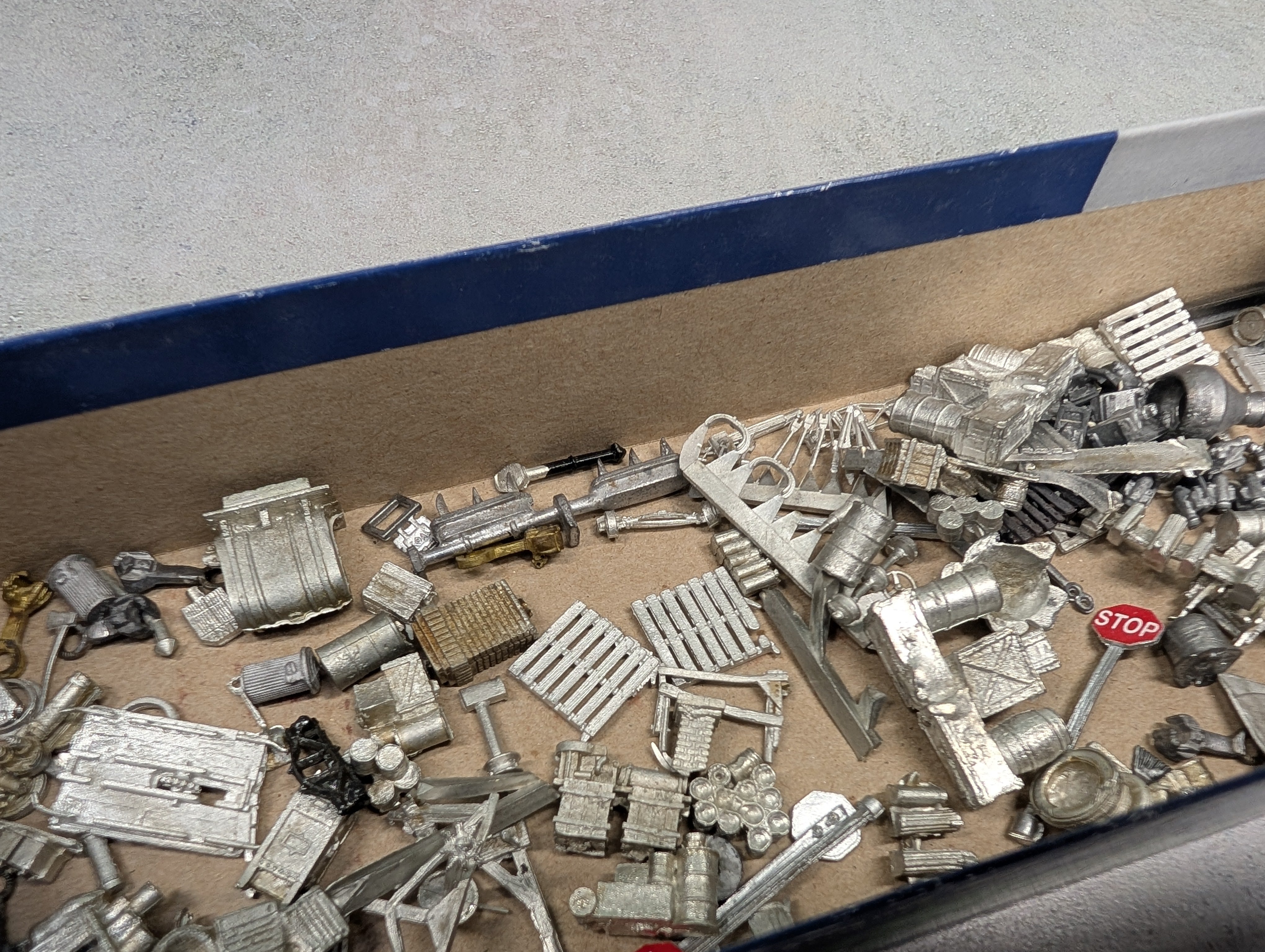 USED HO Scale Large Lot of Pewter and Metal Detail & Scene Parts, Pallets, Signs & more
