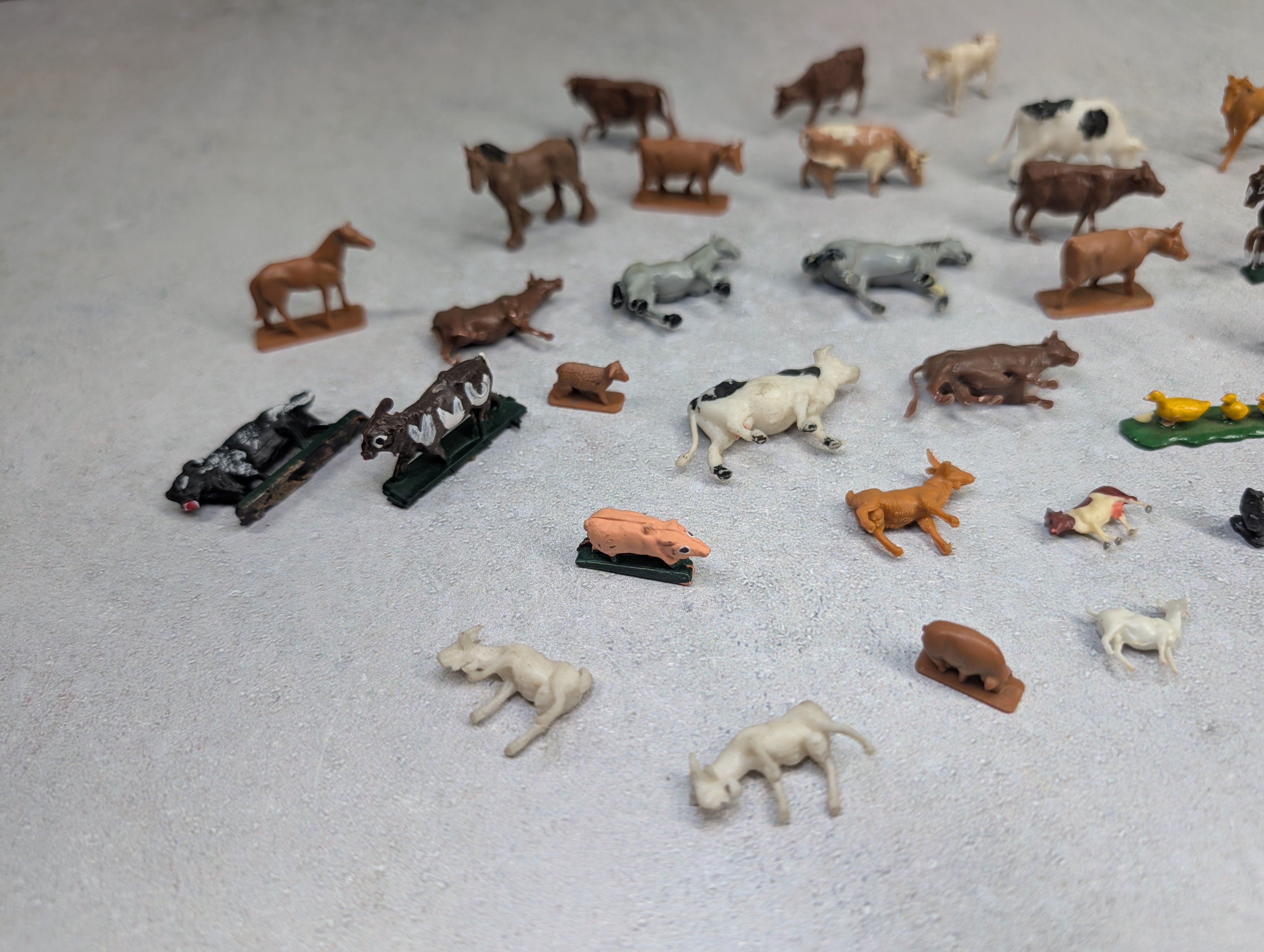 USED HO Scale Lot of Various Farm Animals