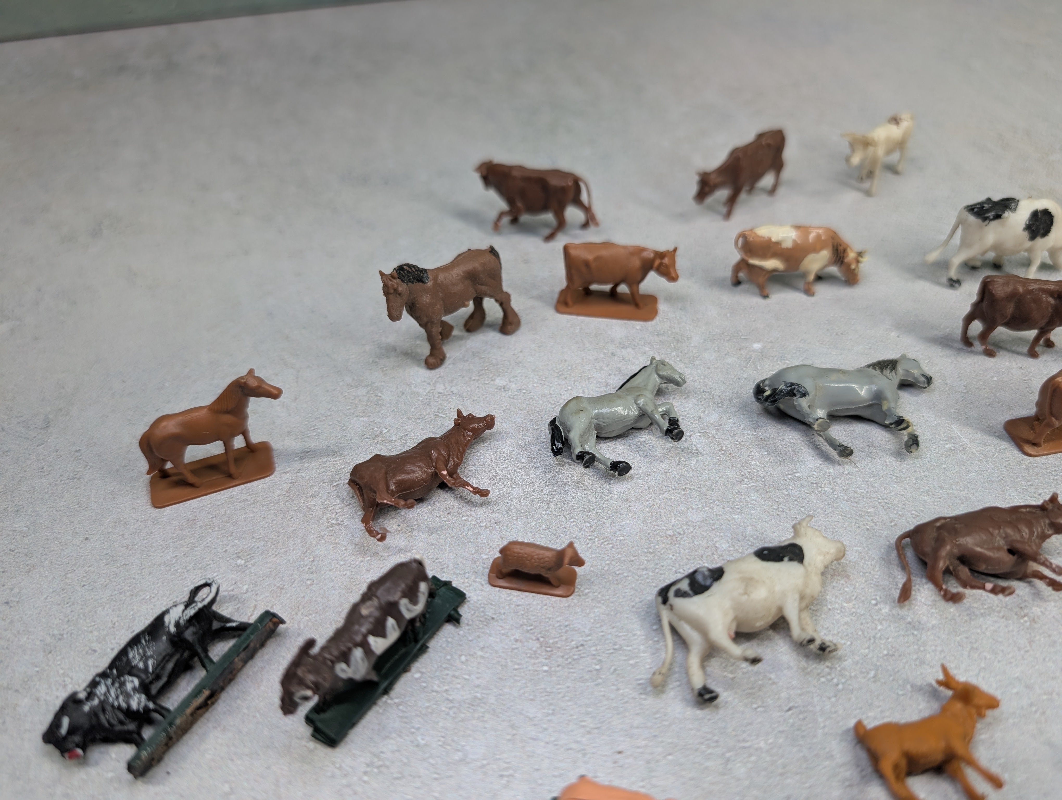 USED HO Scale Lot of Various Farm Animals
