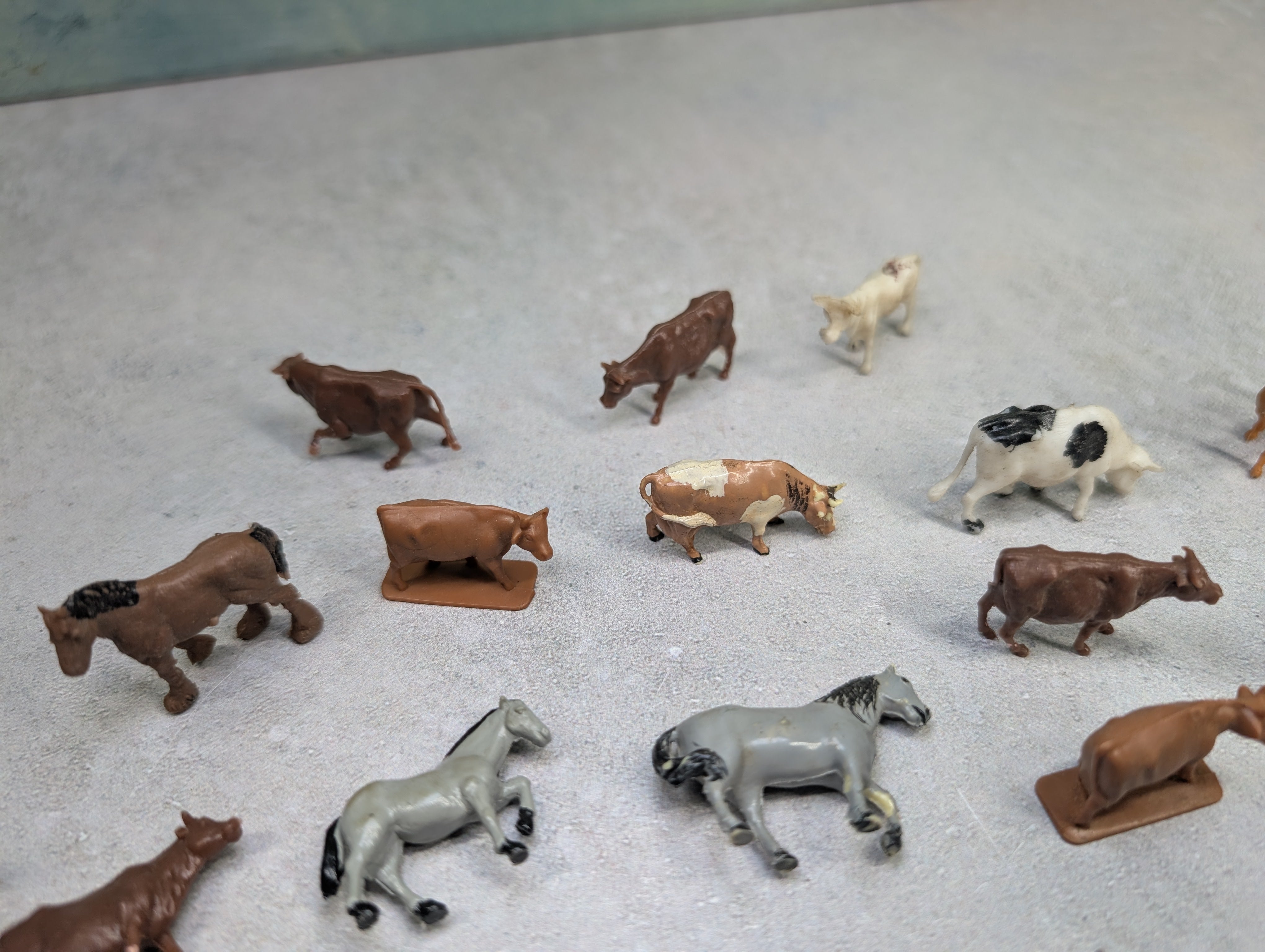USED HO Scale Lot of Various Farm Animals