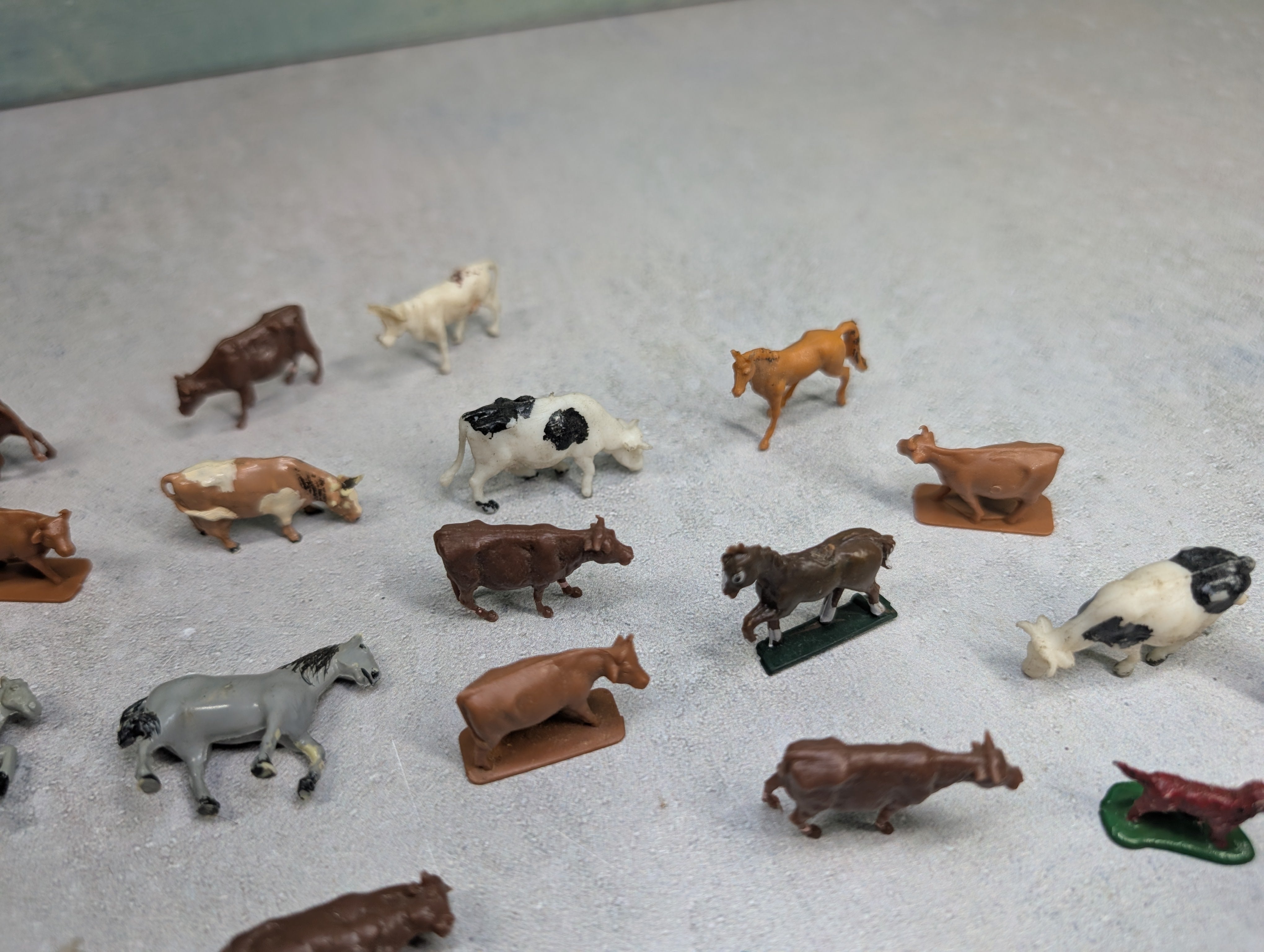USED HO Scale Lot of Various Farm Animals