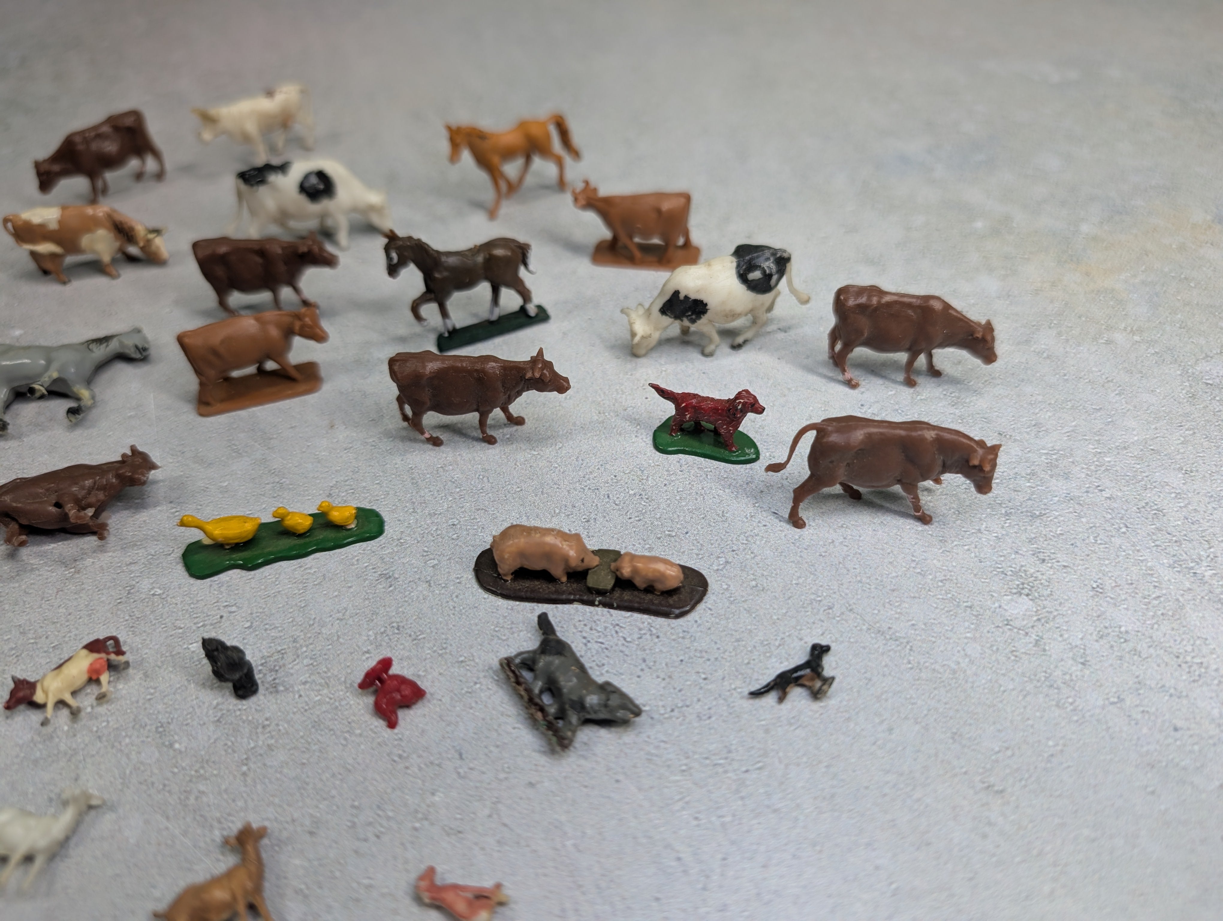 USED HO Scale Lot of Various Farm Animals