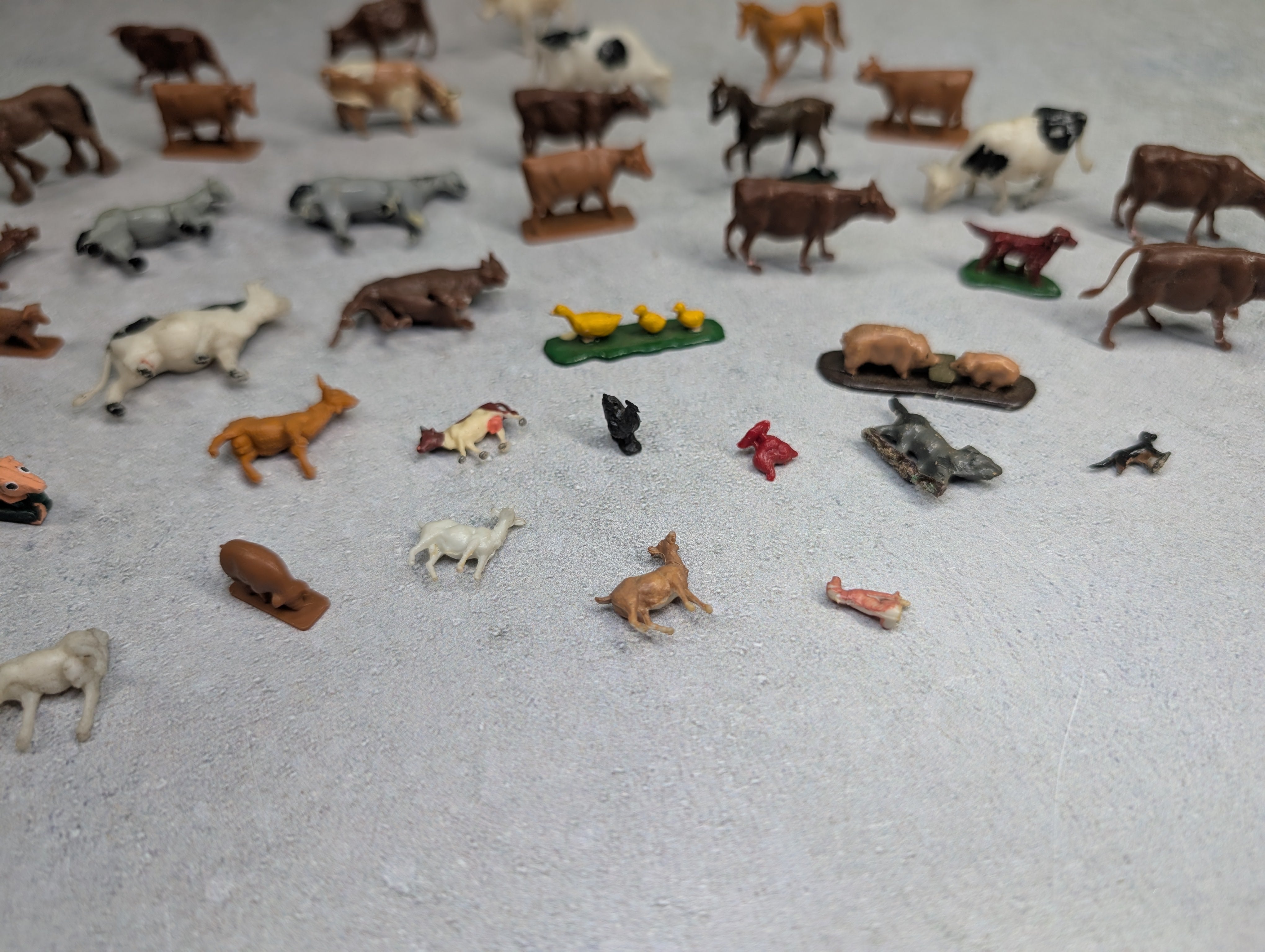 USED HO Scale Lot of Various Farm Animals