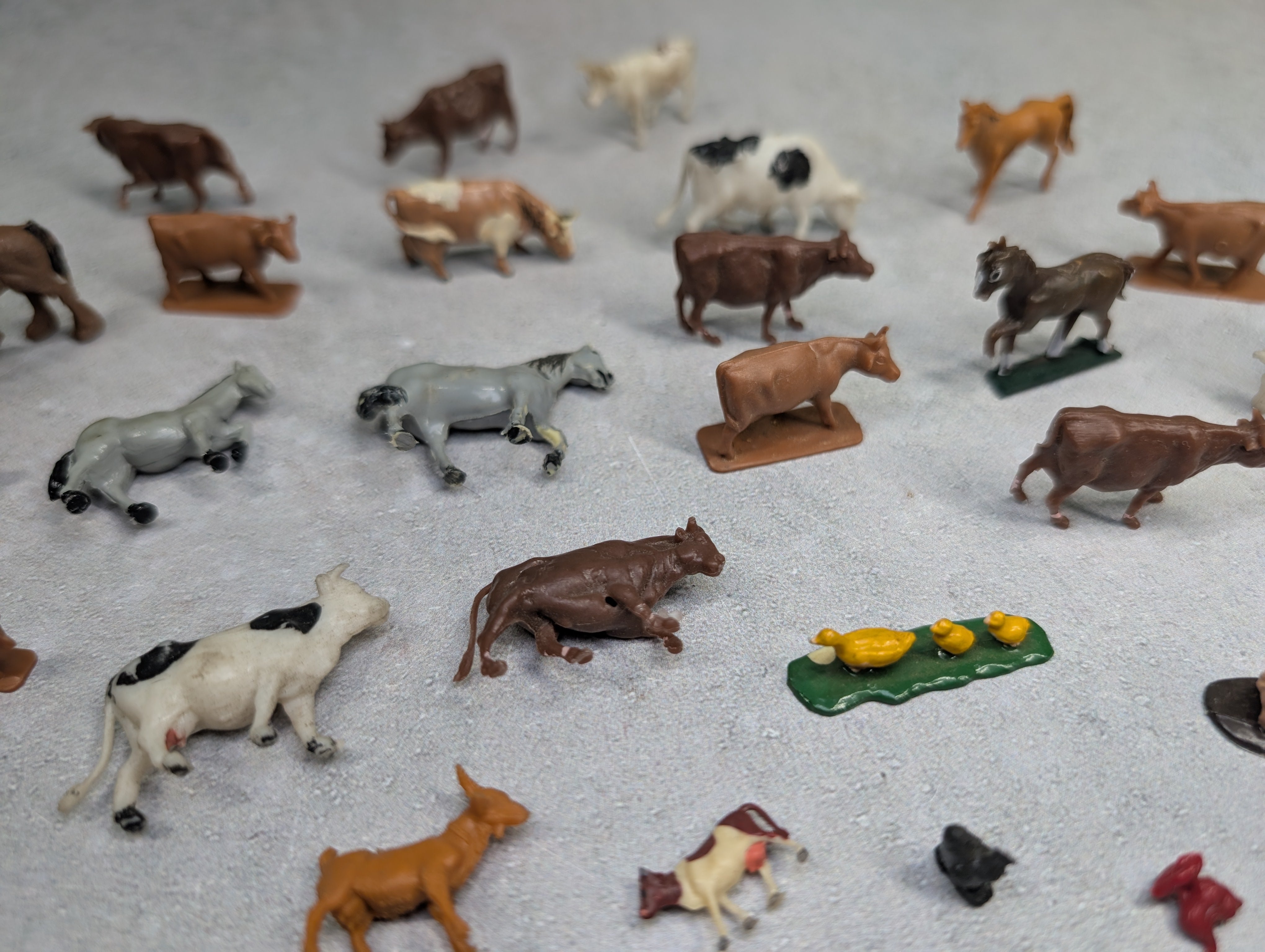 USED HO Scale Lot of Various Farm Animals