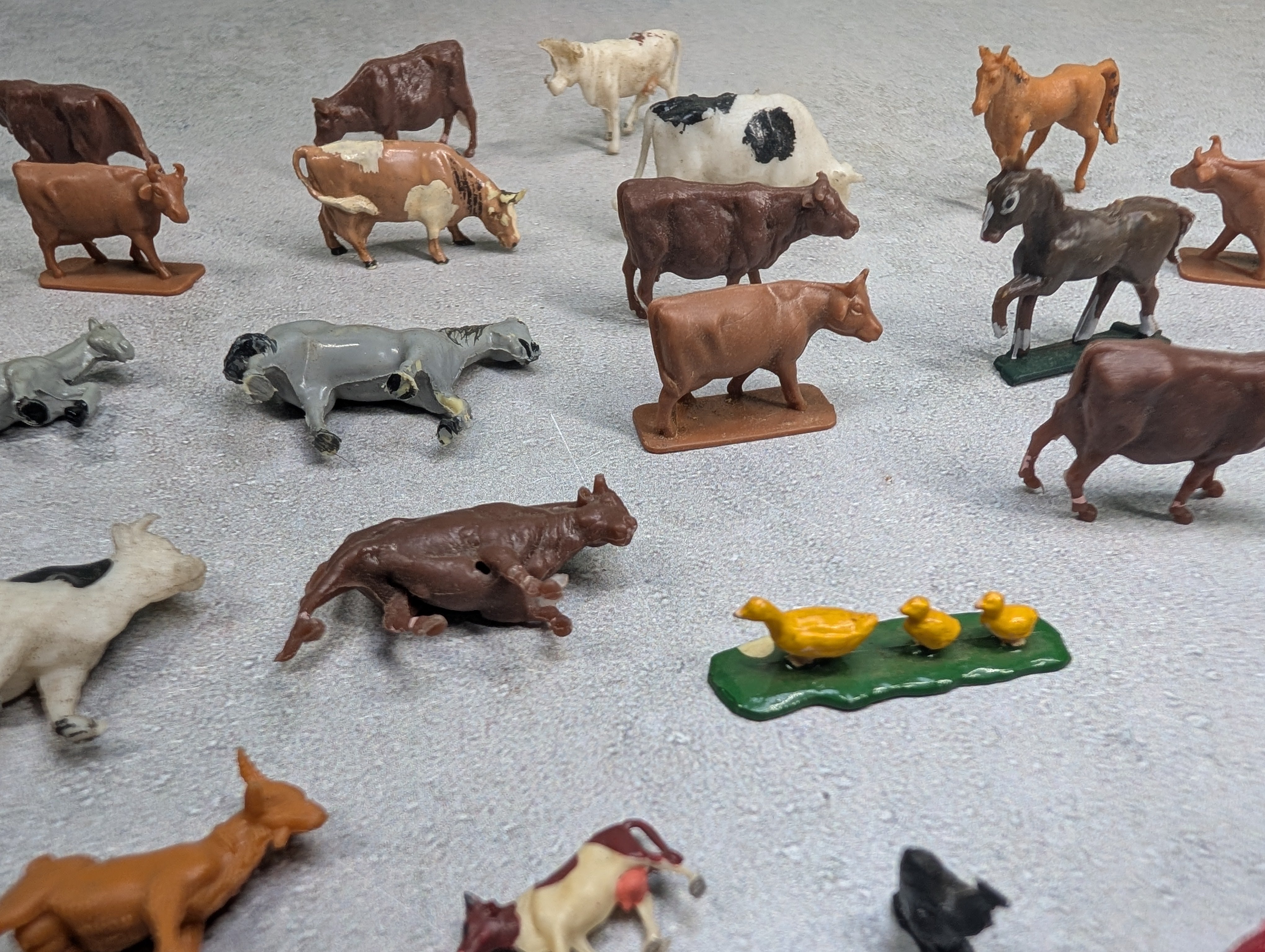 USED HO Scale Lot of Various Farm Animals