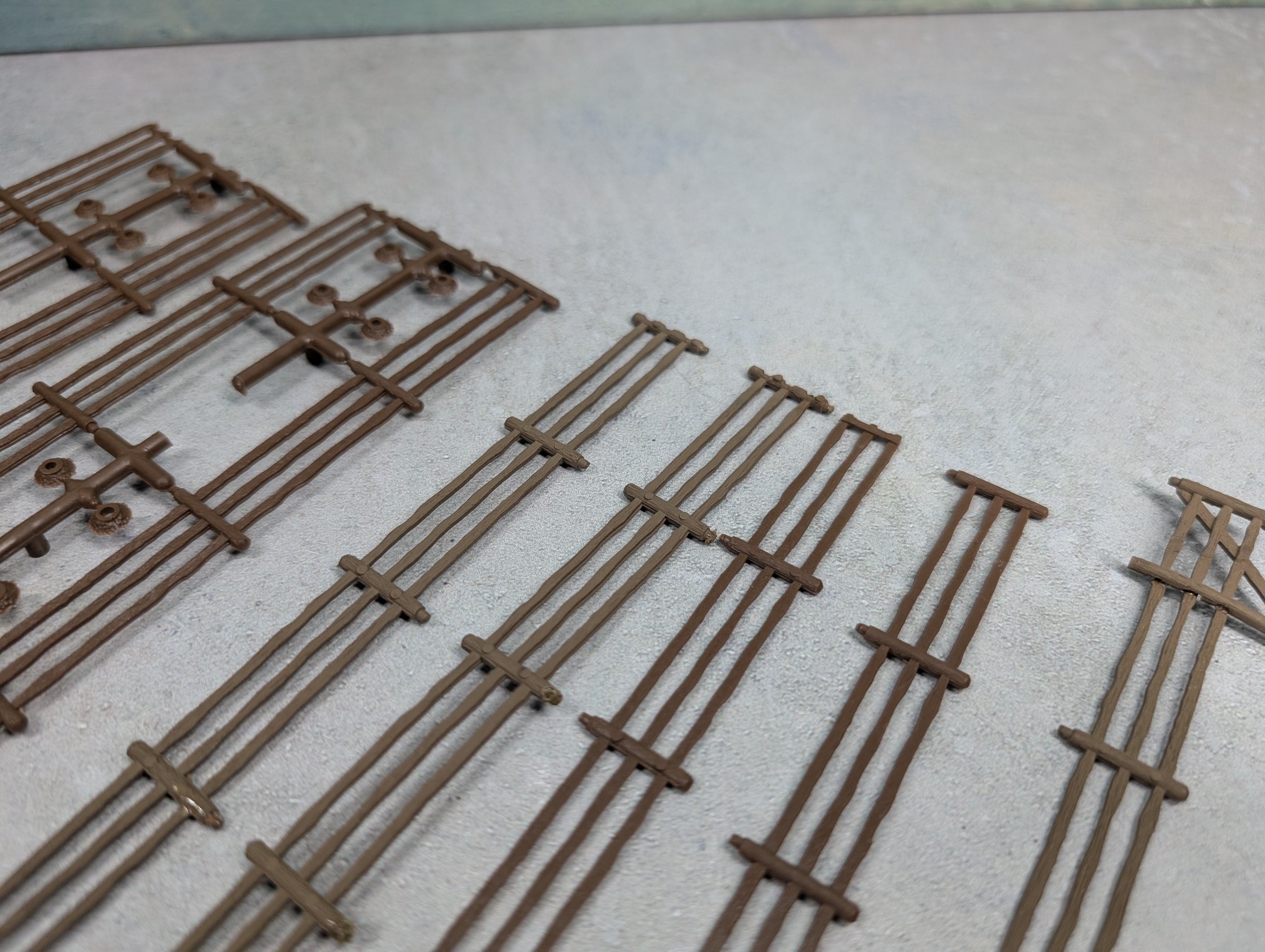 USED HO Scale Lot of Brown Fences