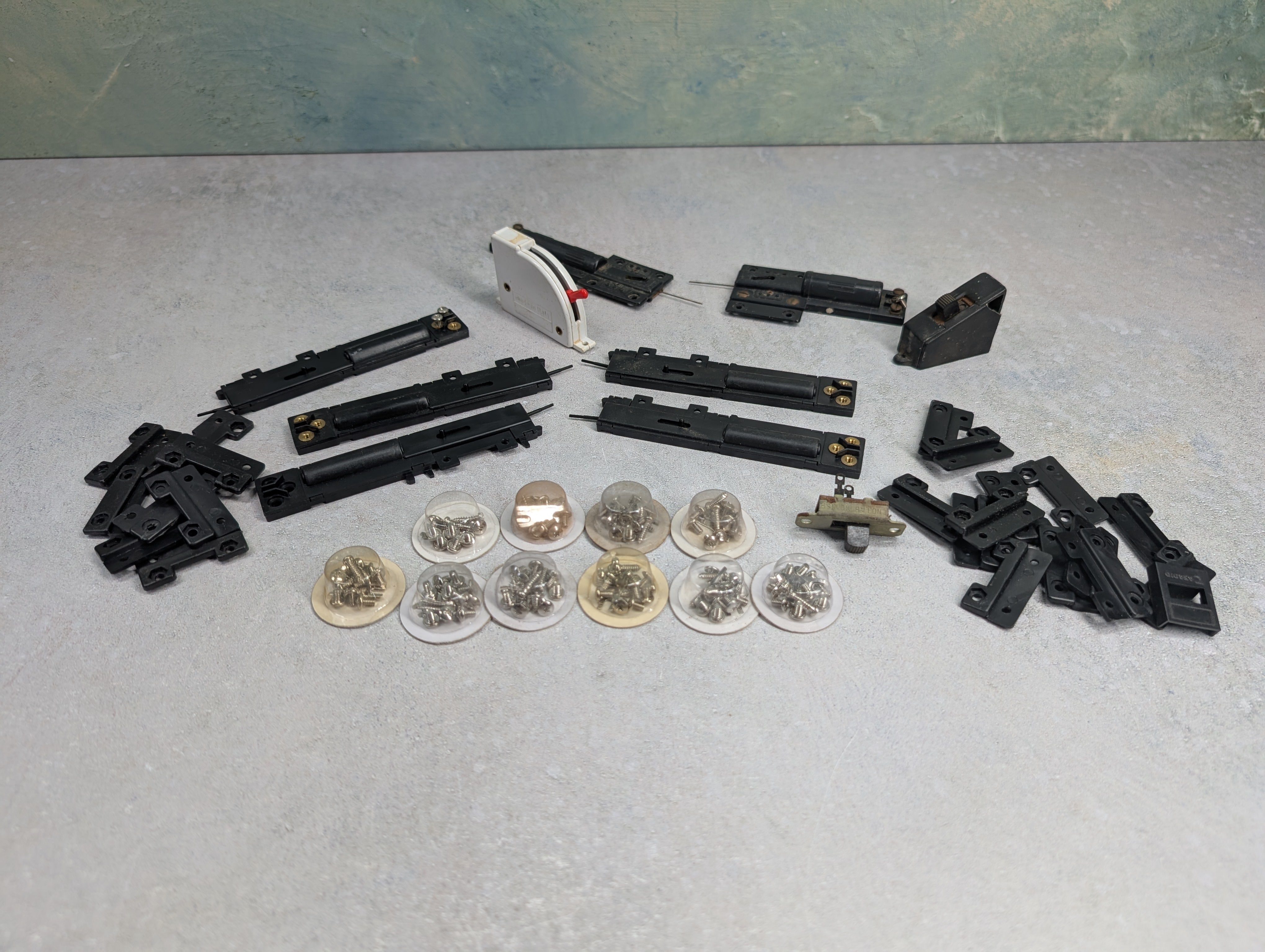 USED Atlas HO Scale Lot of Switch Machines, Screws & Parts (Untested)