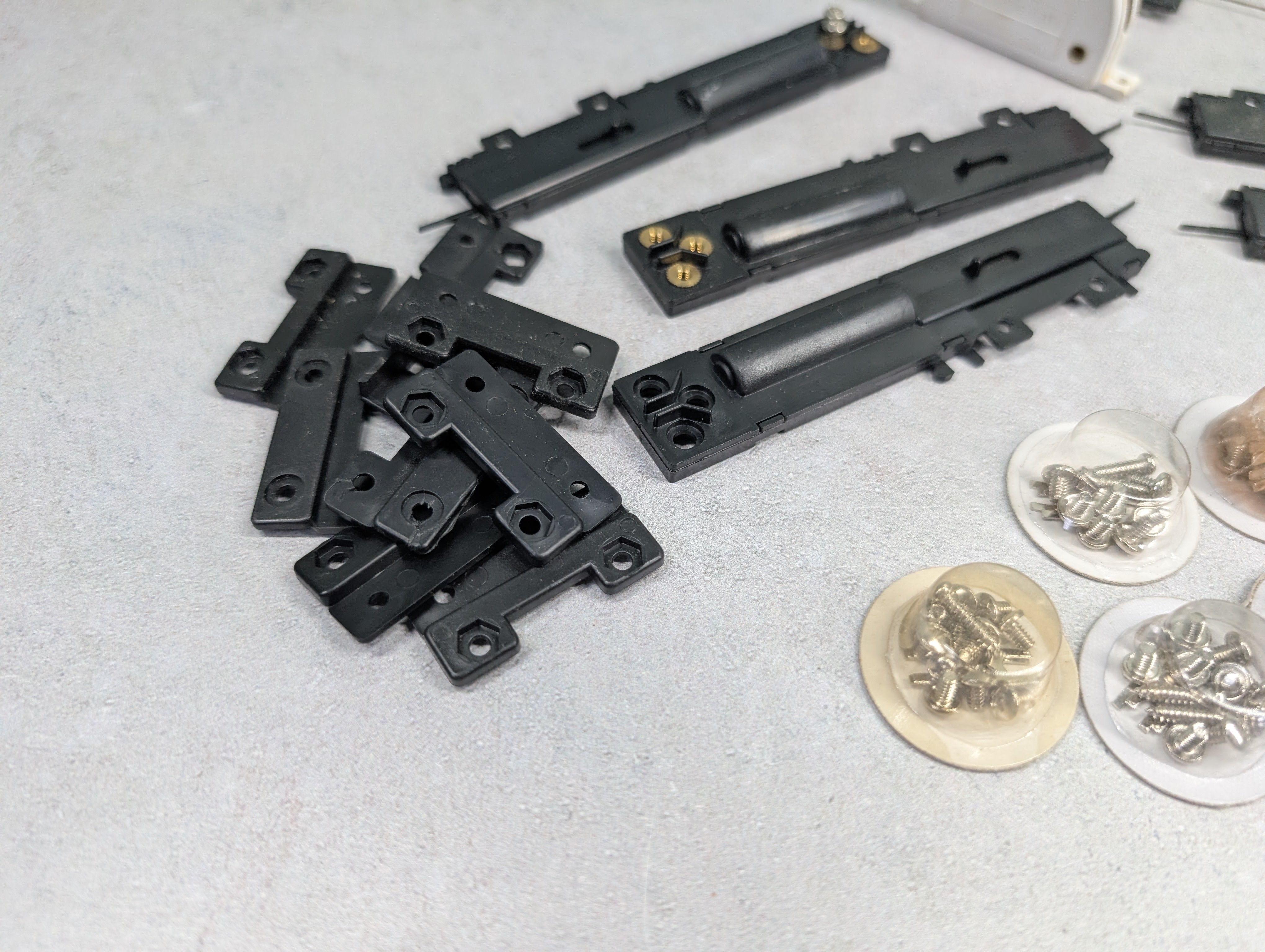 USED Atlas HO Scale Lot of Switch Machines, Screws & Parts (Untested)