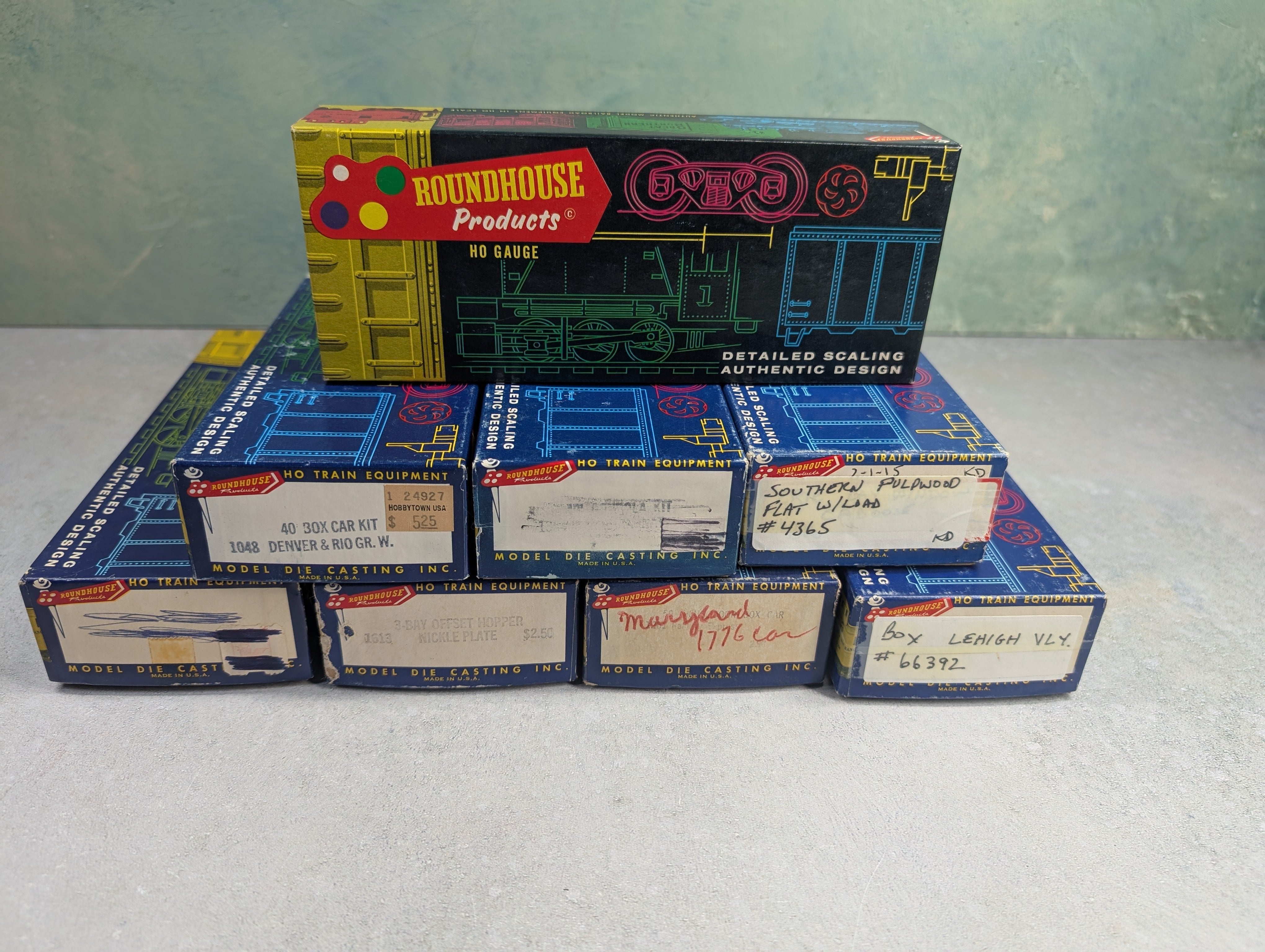 USED Roundhouse HO Scale Empty Boxes For Storage (8 pcs)