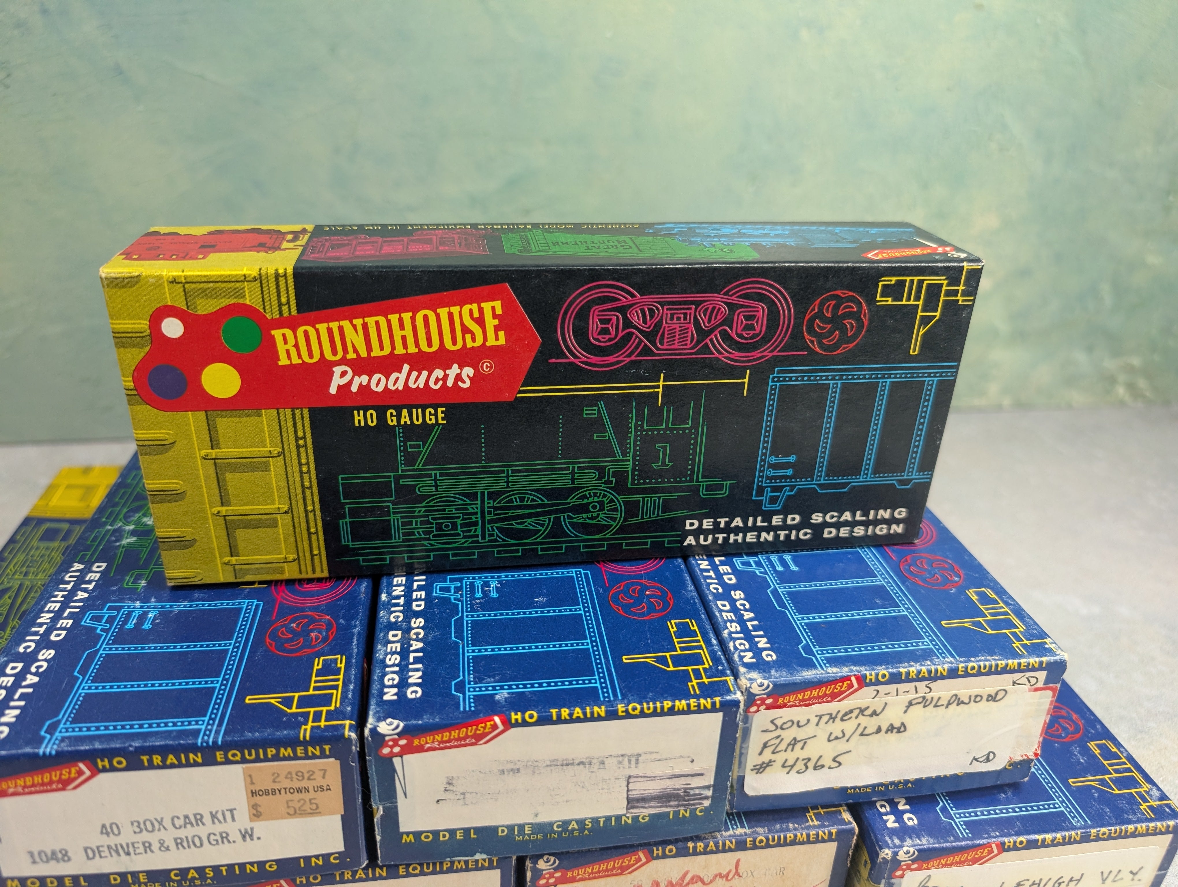 USED Roundhouse HO Scale Empty Boxes For Storage (8 pcs)