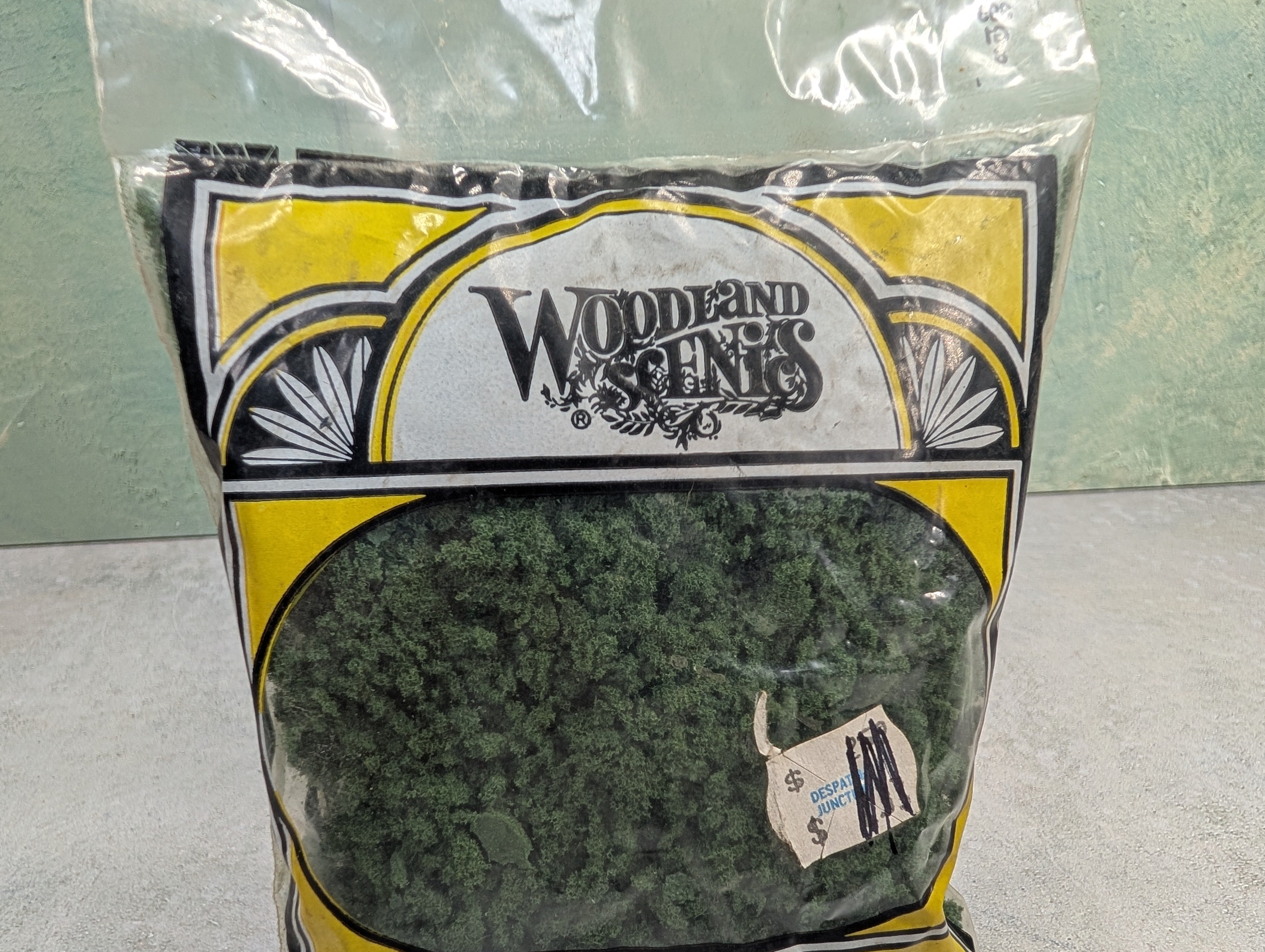 USED Woodland Scenics T38 MULTI Scale Extra Coarse Turf Dark Green