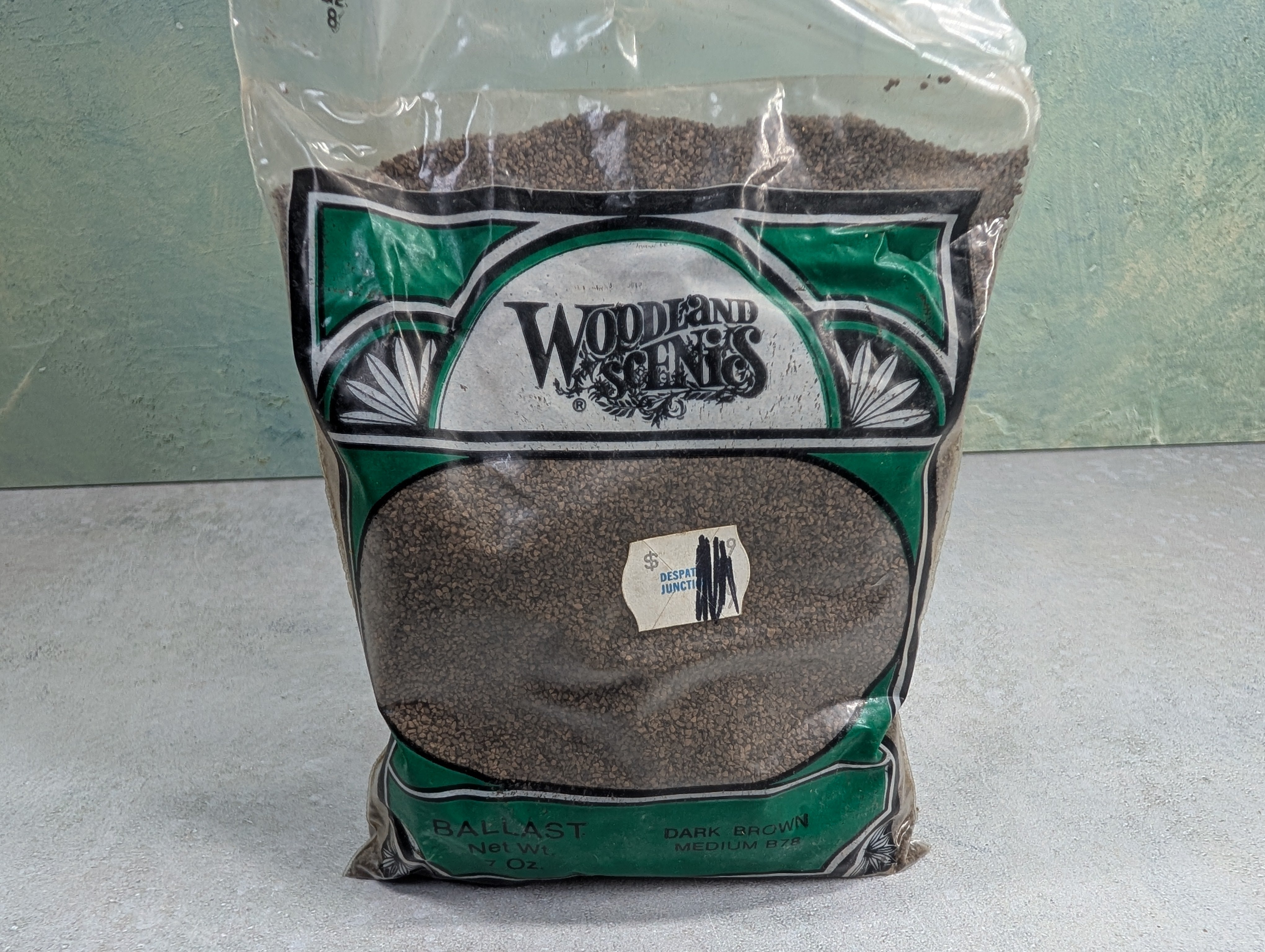 USED Woodland Scenics B78 MULTI Scale Ballast Dark Brown Medium
