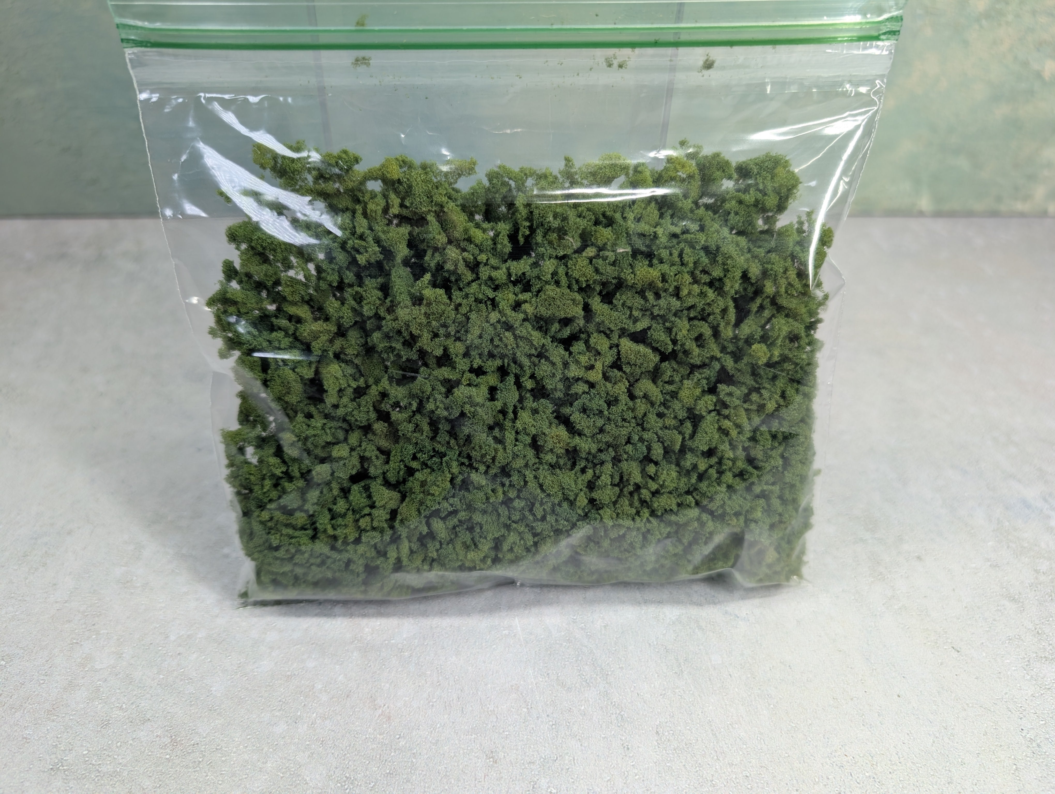 USED Woodland Scenics T37 MULTI Scale Extra Coarse Turf Medium Green