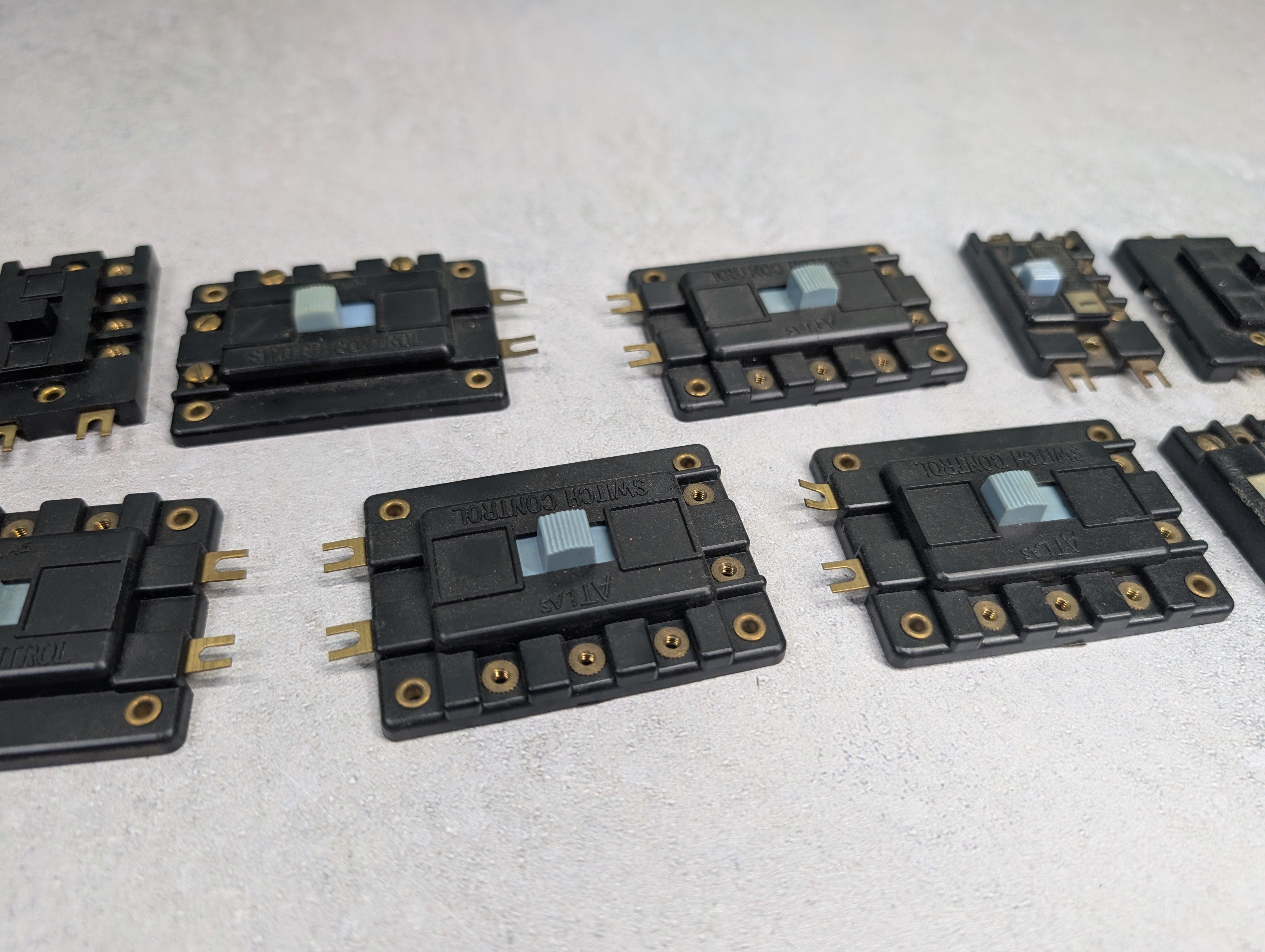 USED Atlas MULTI Scale Lot of Switch Control Boxes (Large and Small Sizes) (10 pcs)