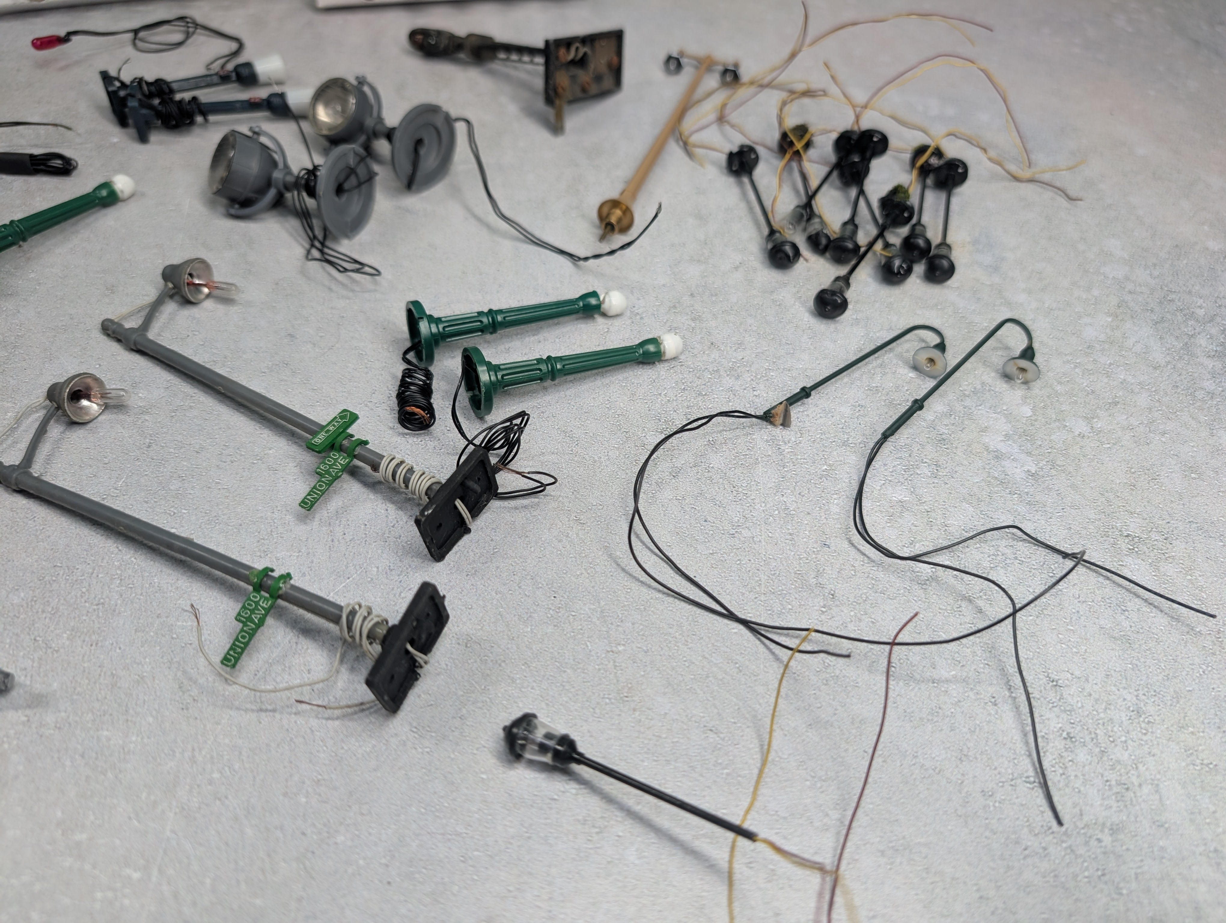 USED HO Scale Large Lot of Lights (Untested)