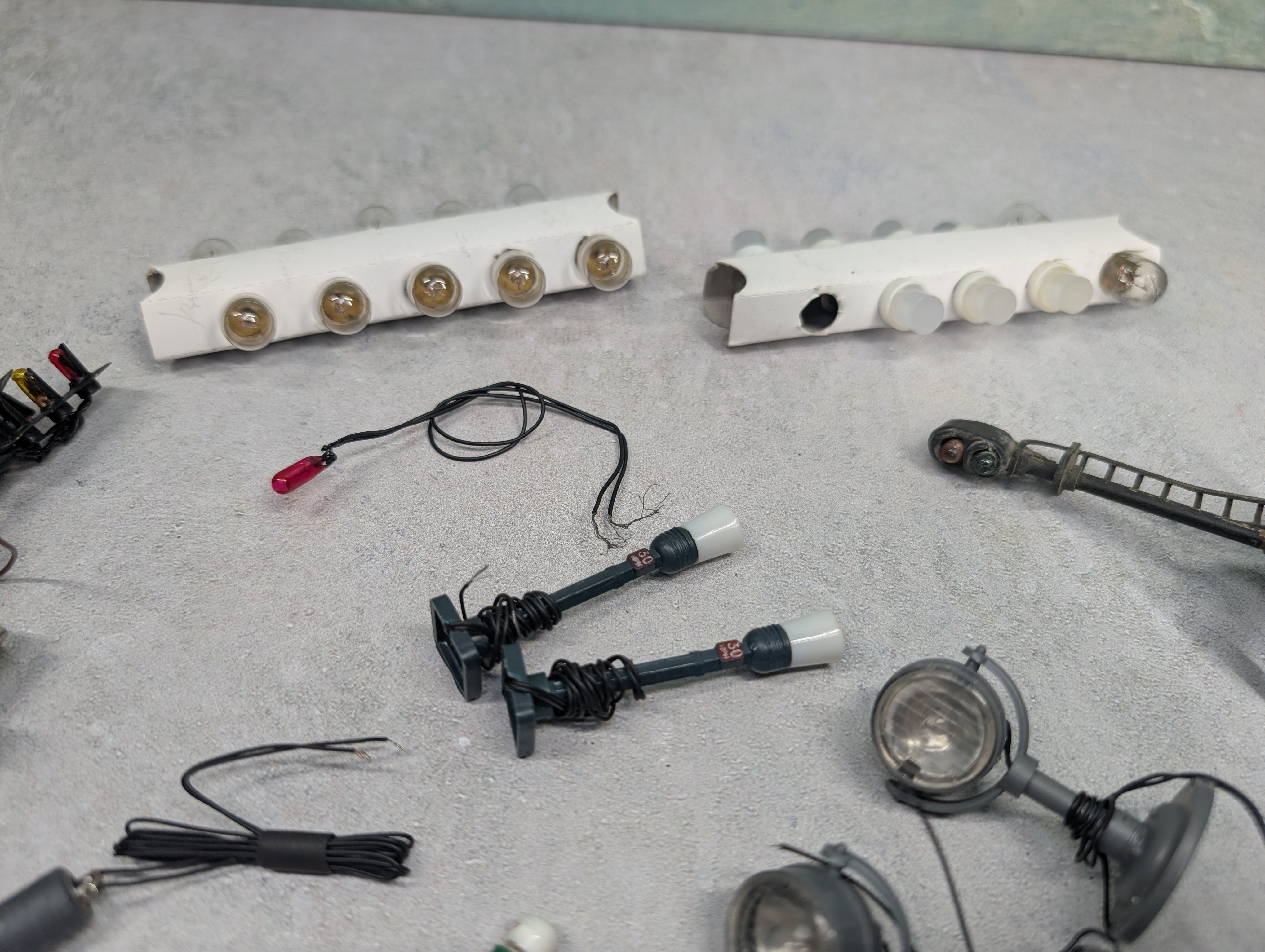 USED HO Scale Large Lot of Lights (Untested)