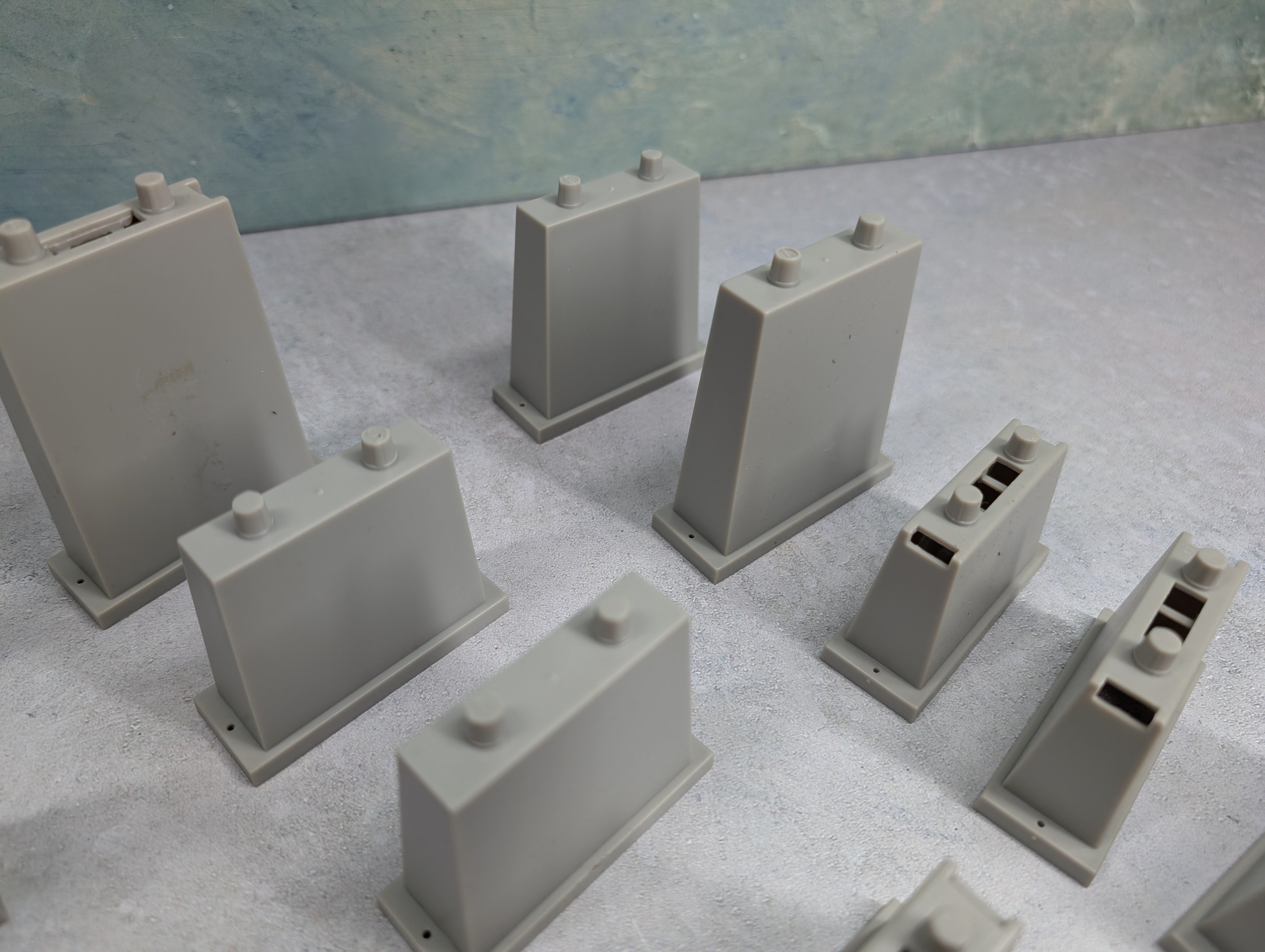 USED Life-Like HO Scale Lot of Bridge Piers (23 pcs)