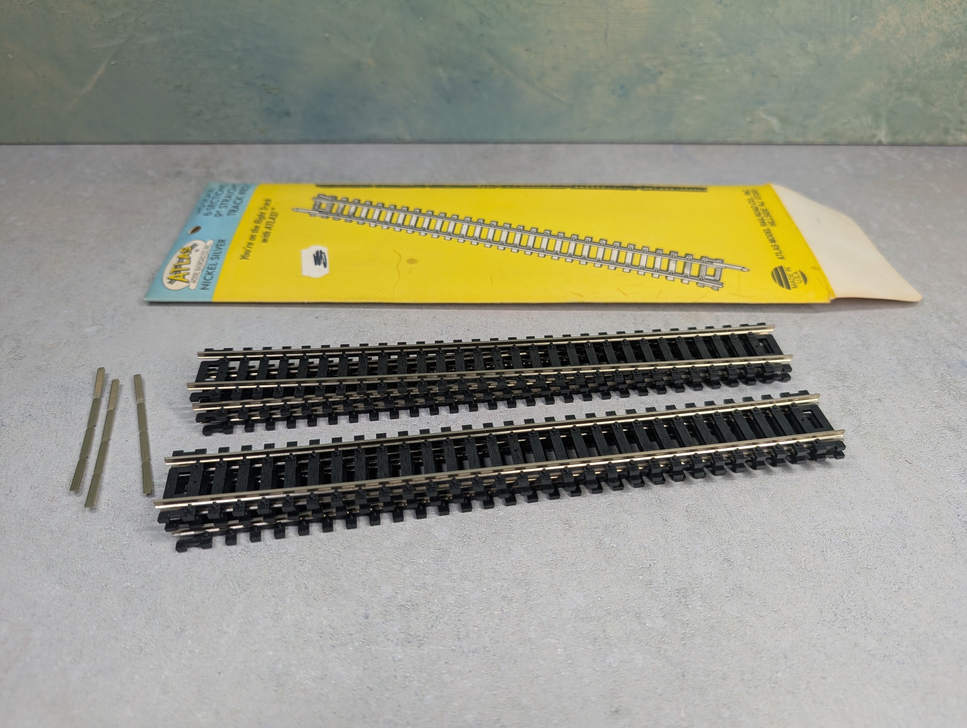 USED Atlas 821 HO Scale 9" Straight Track Nickel Silver Code 100 (6 pcs)
