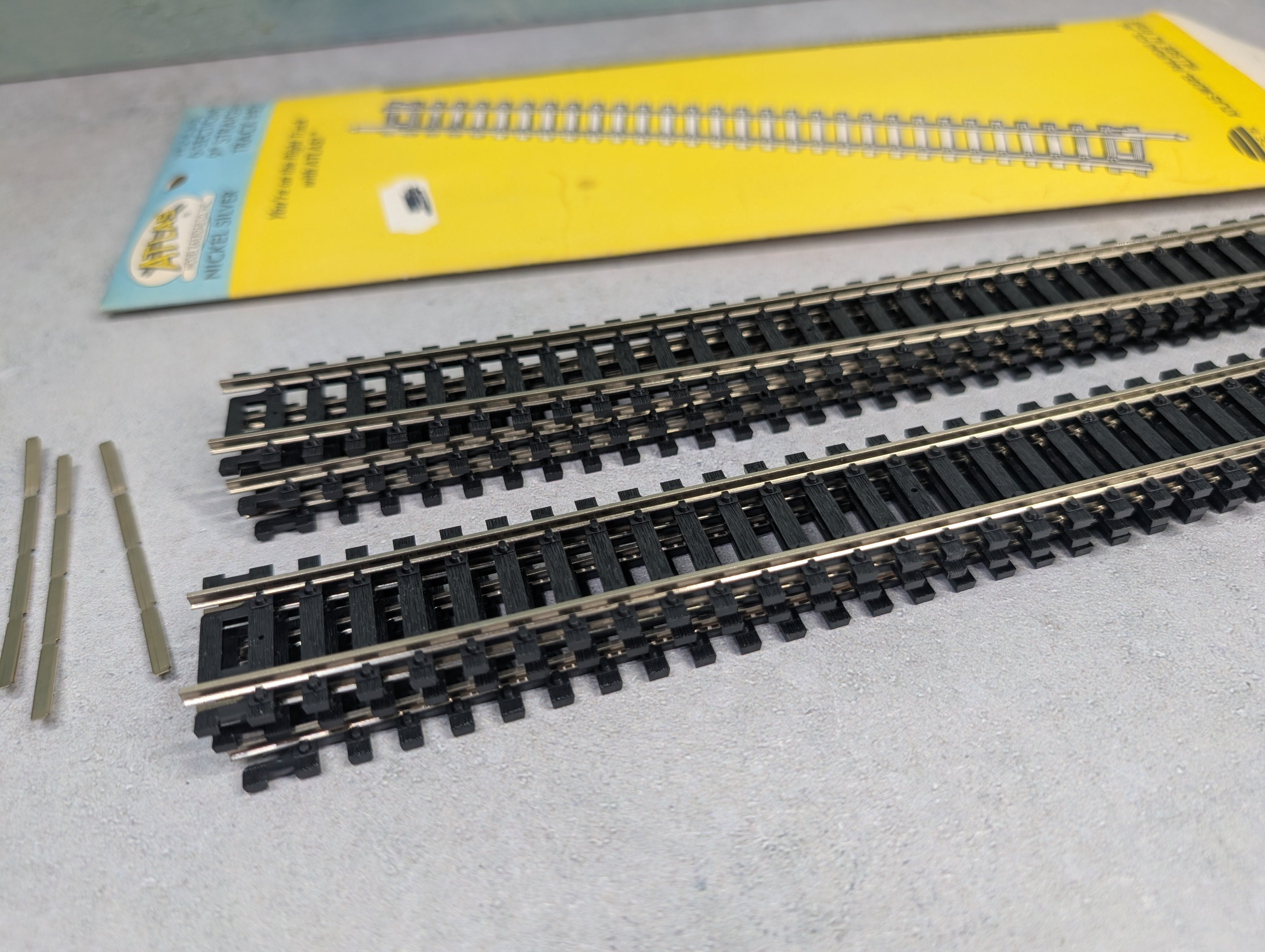 USED Atlas 821 HO Scale 9" Straight Track Nickel Silver Code 100 (6 pcs)