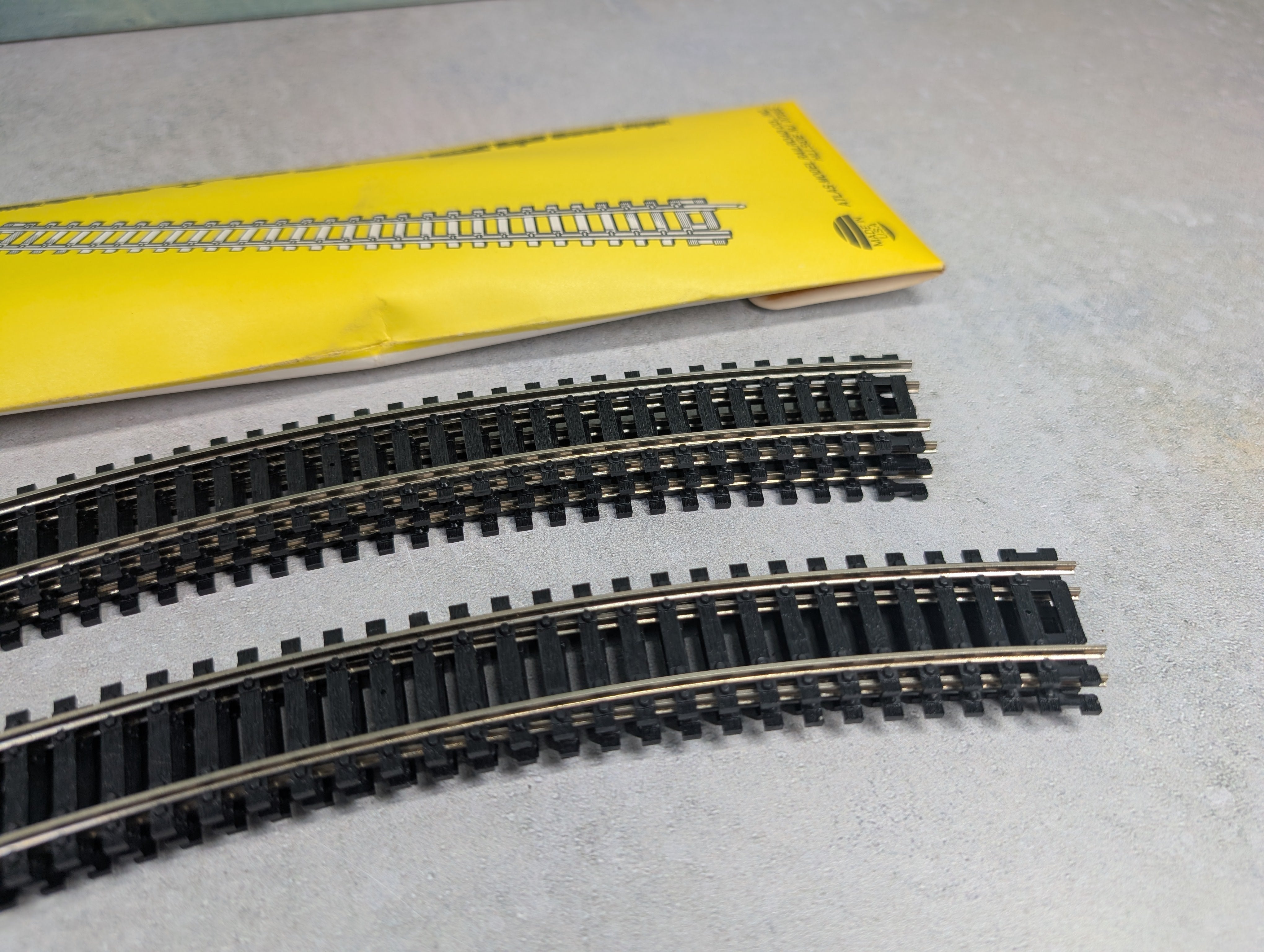 USED Atlas 833 HO Scale 18" Curved Track Nickel Silver Code 100 (6 pcs)