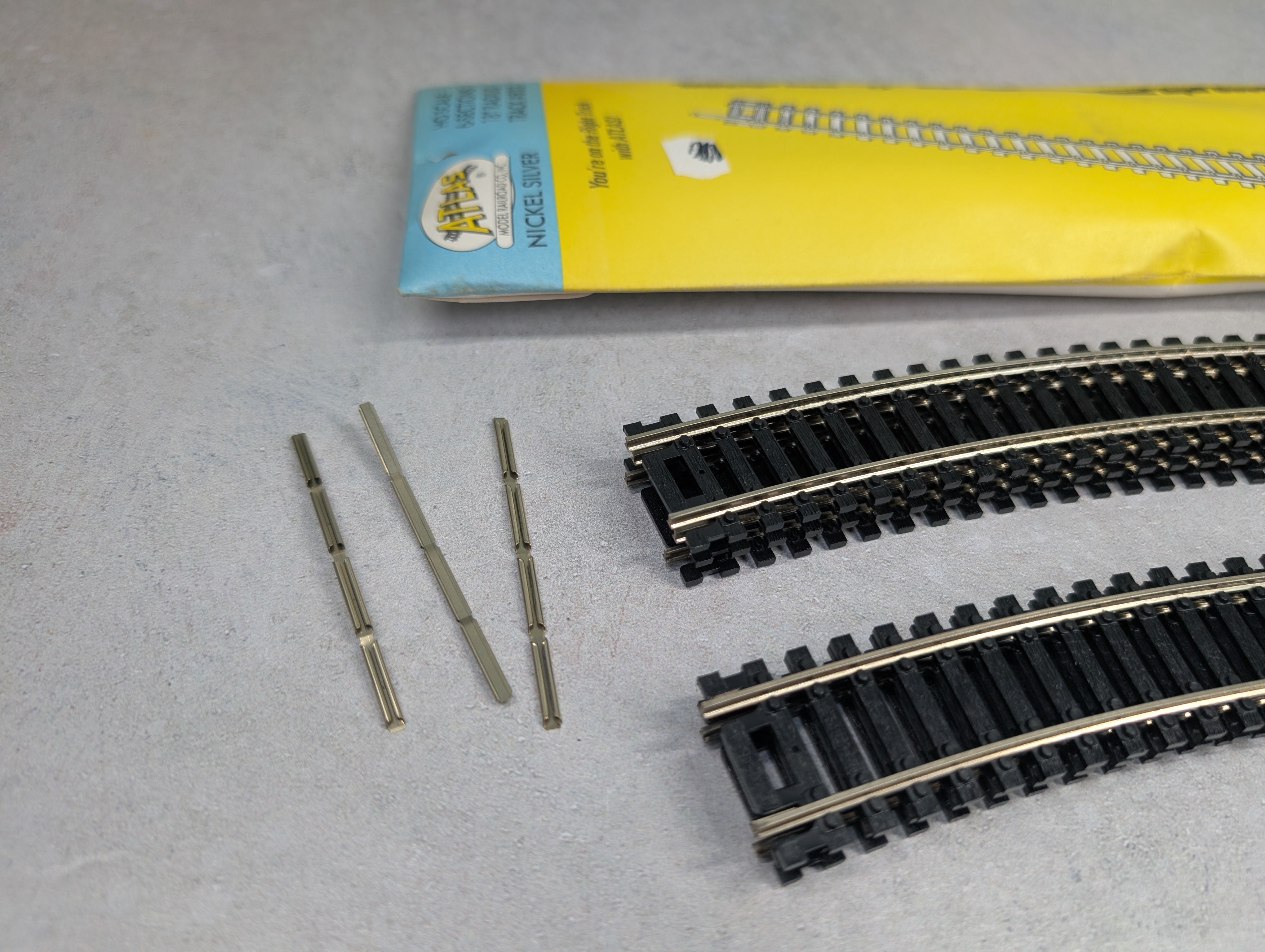 USED Atlas 833 HO Scale 18" Curved Track Nickel Silver Code 100 (6 pcs)