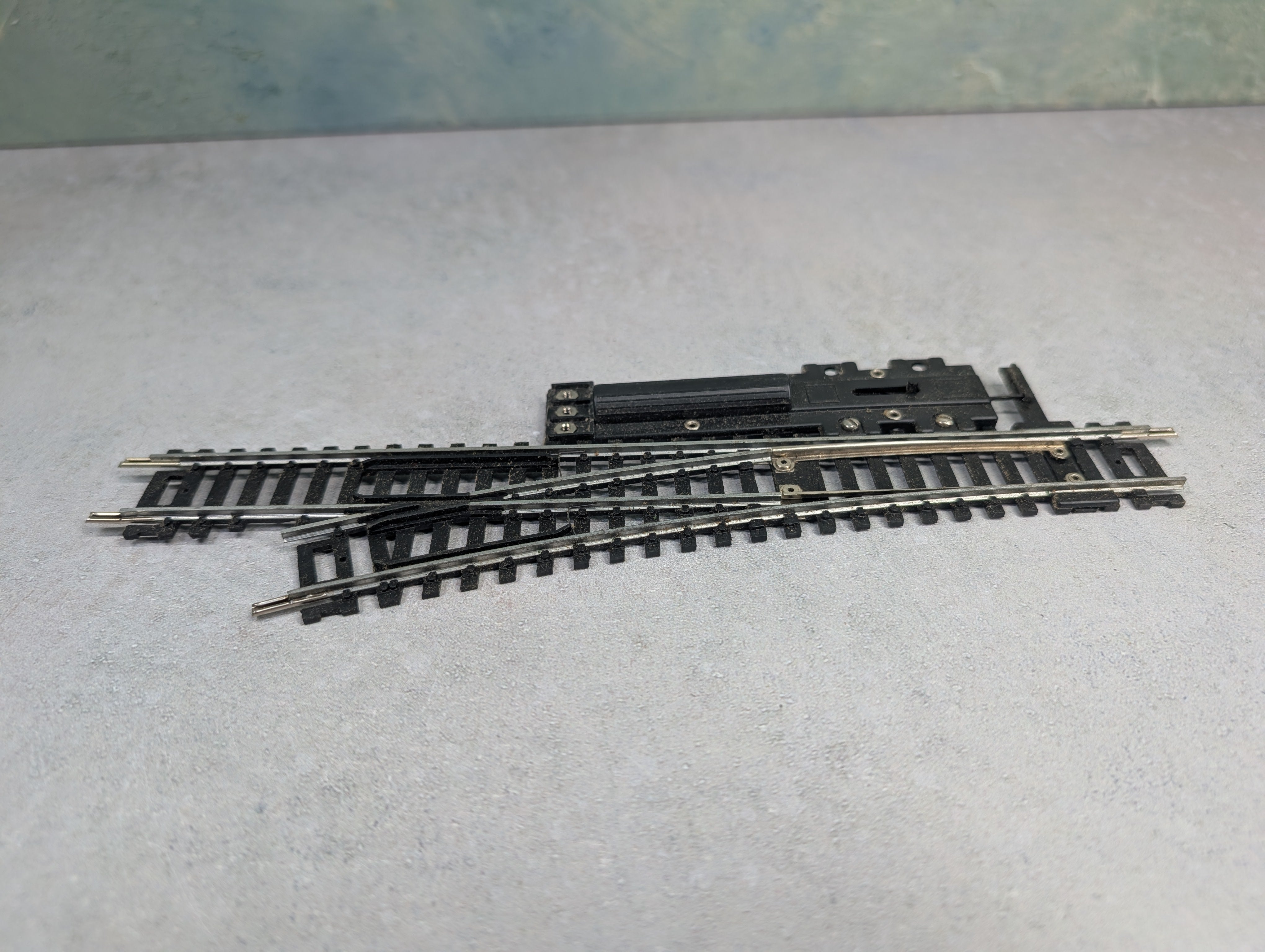 USED Life-Like HO Scale Switch Track Left Nickel Silver Code 100