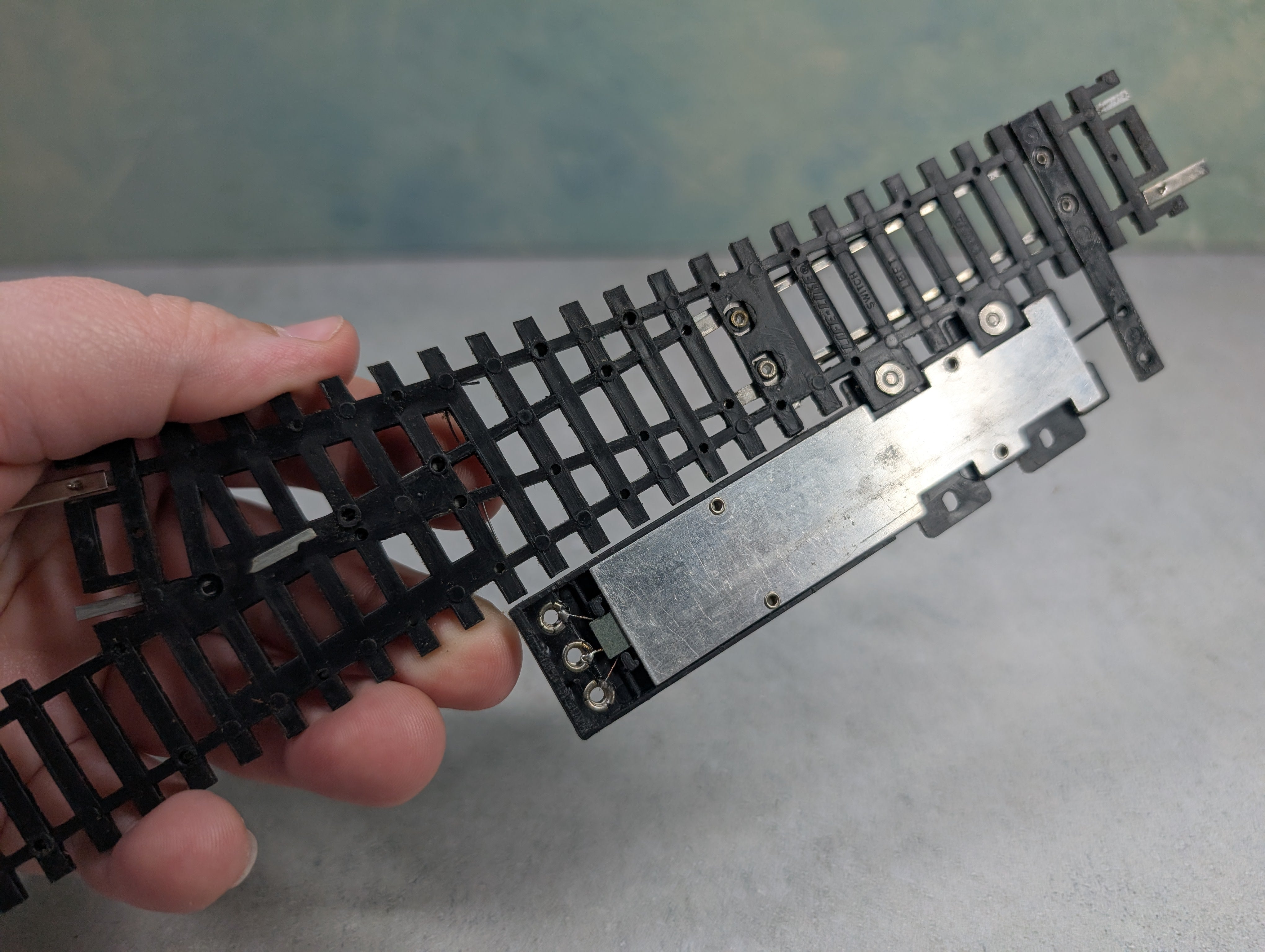 USED Life-Like HO Scale Switch Track Left Nickel Silver Code 100