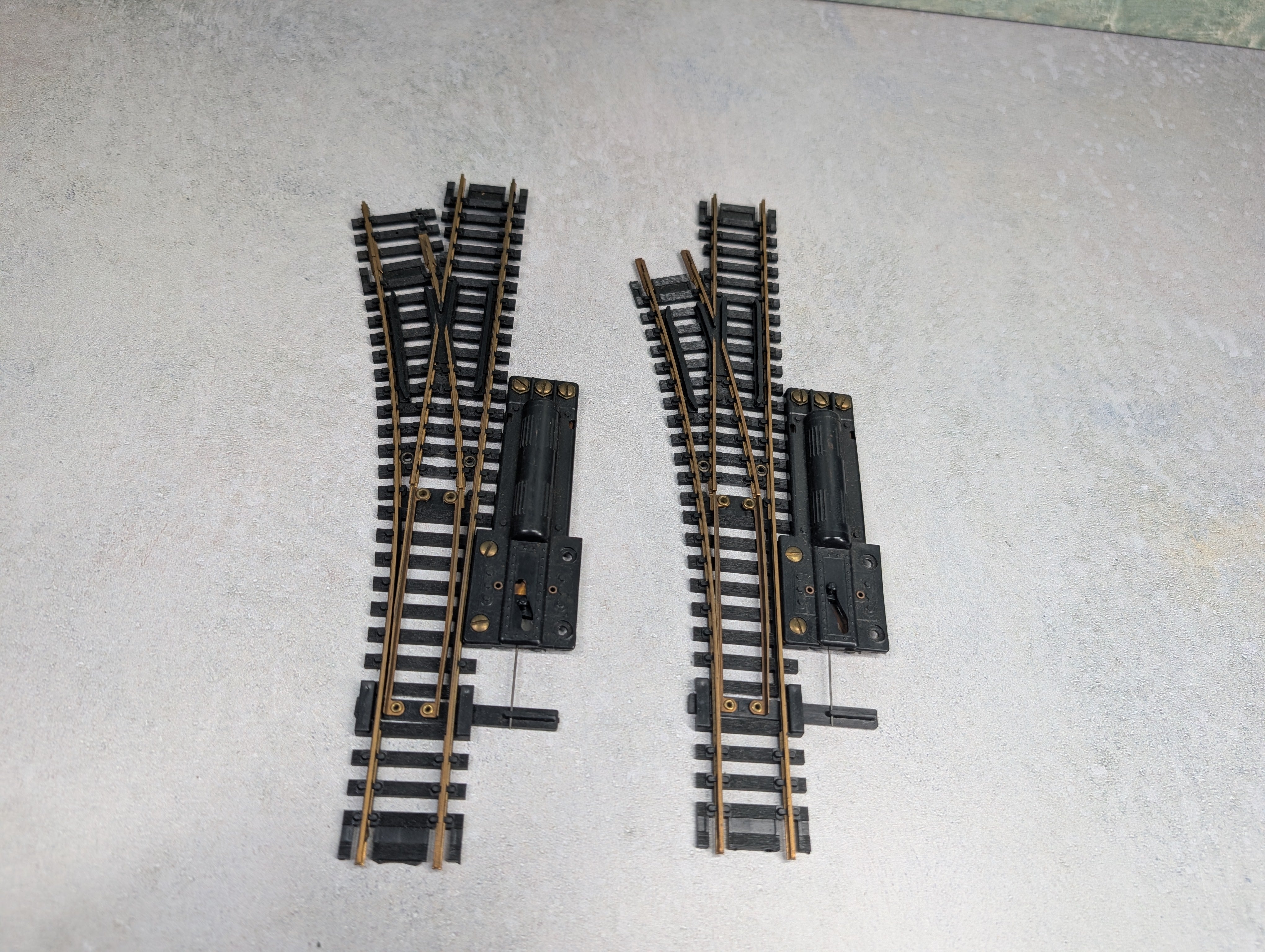 USED Atlas HO Scale Switch Track Left Brass Code 100 (2 pcs)