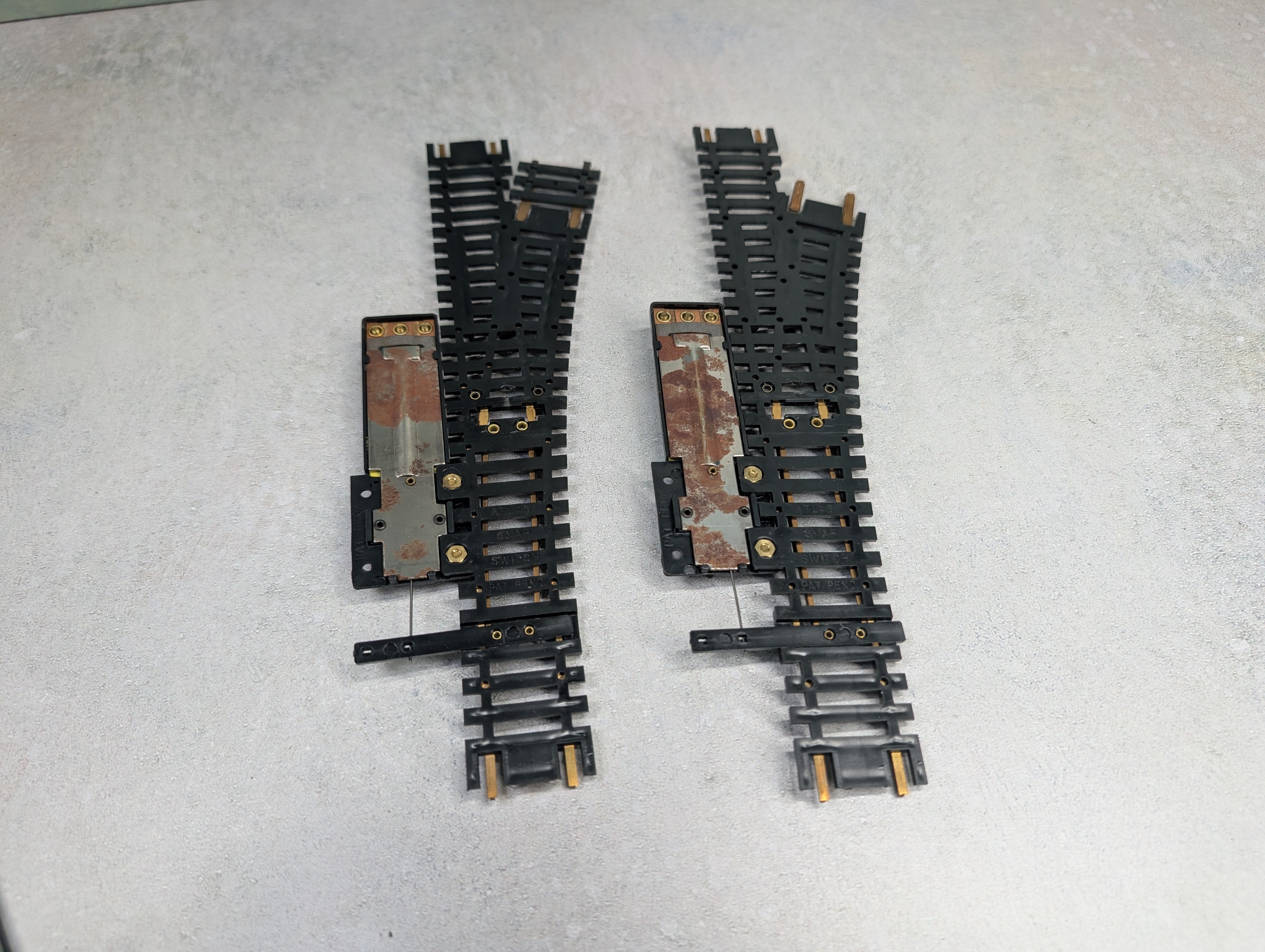 USED Atlas HO Scale Switch Track Left Brass Code 100 (2 pcs)