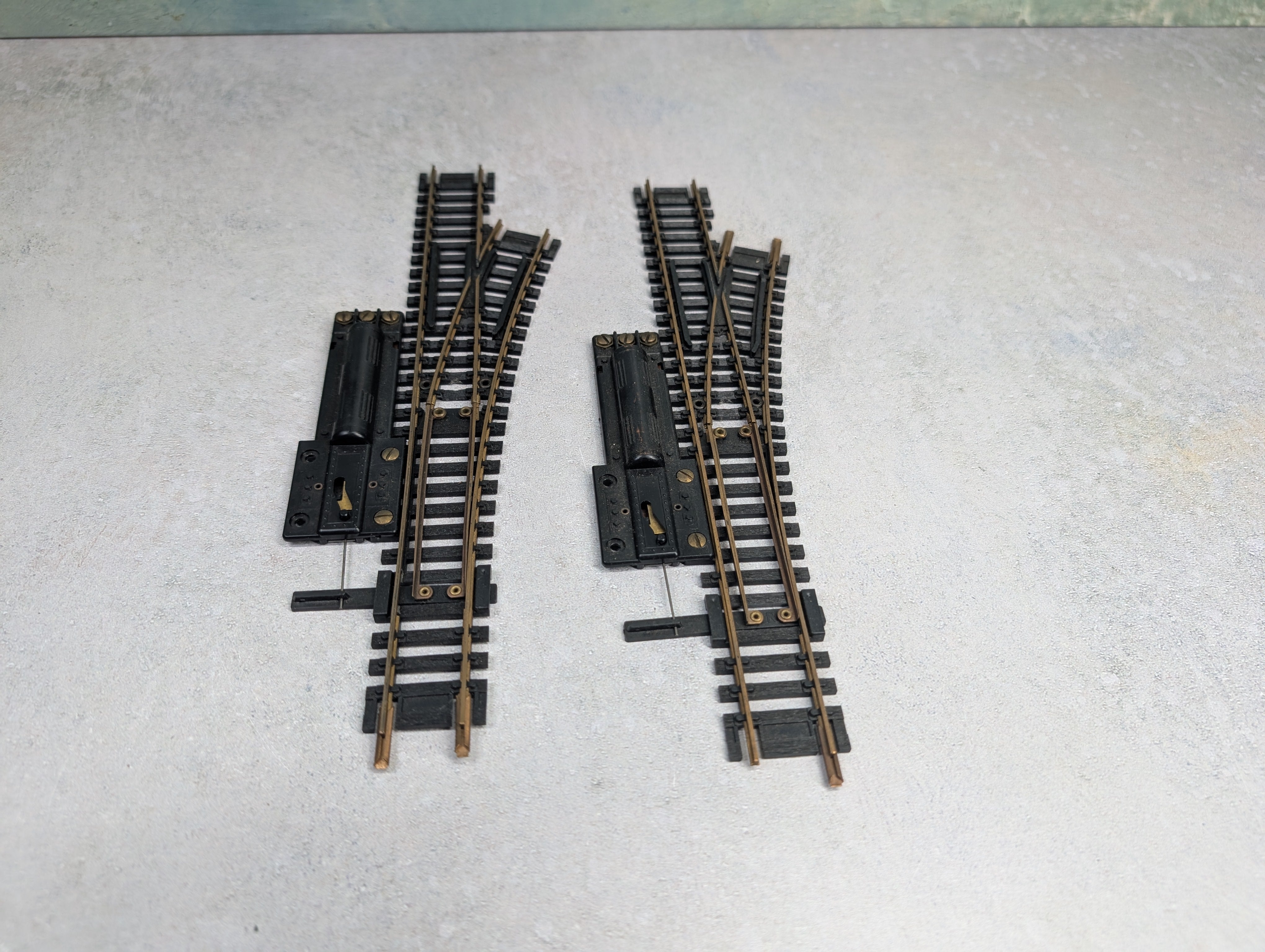 USED Atlas HO Scale Switch Track Right Brass Code 100 (2 pcs)